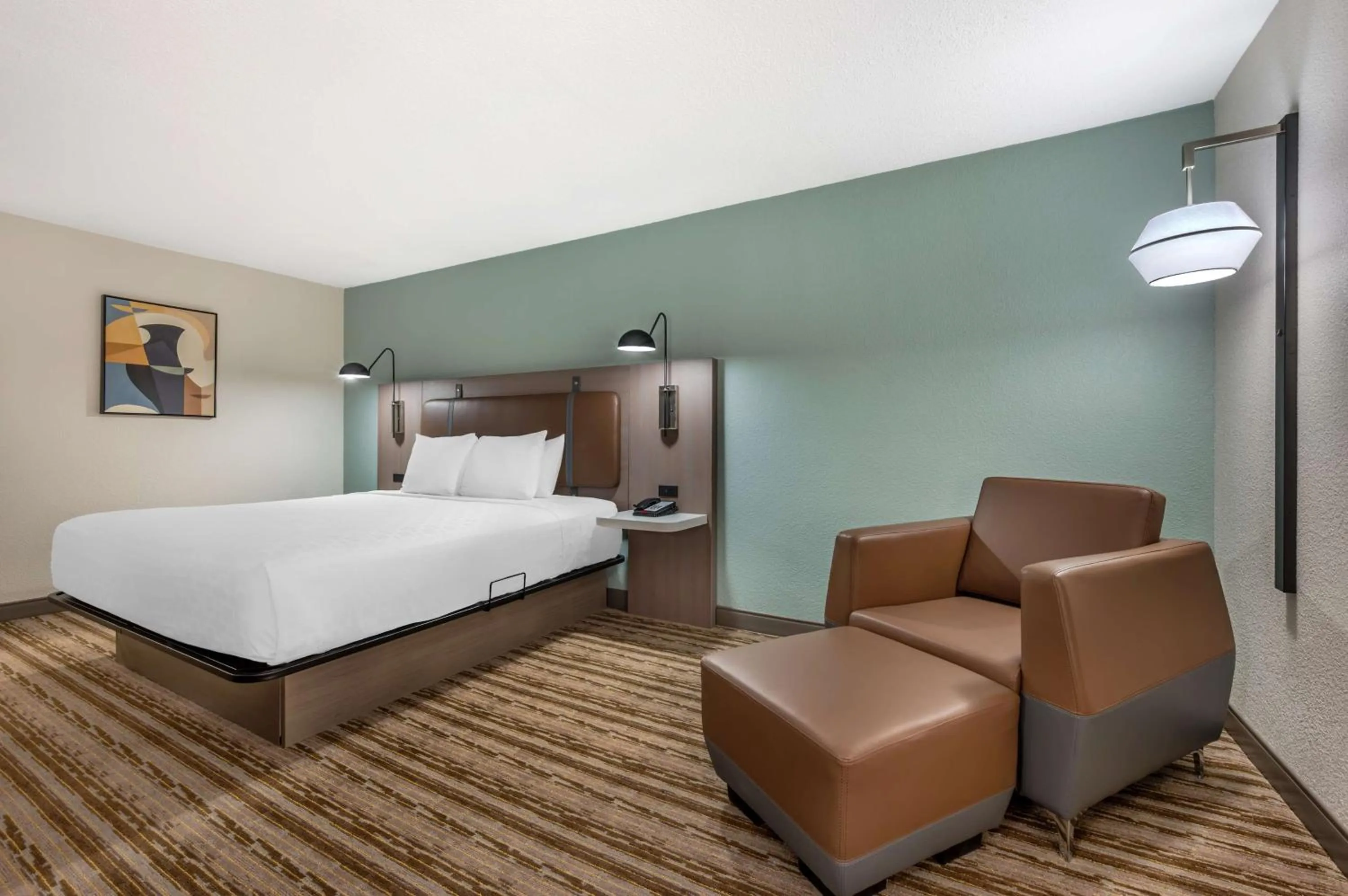 Bedroom in Best Western Plus Richmond Indiana I-70