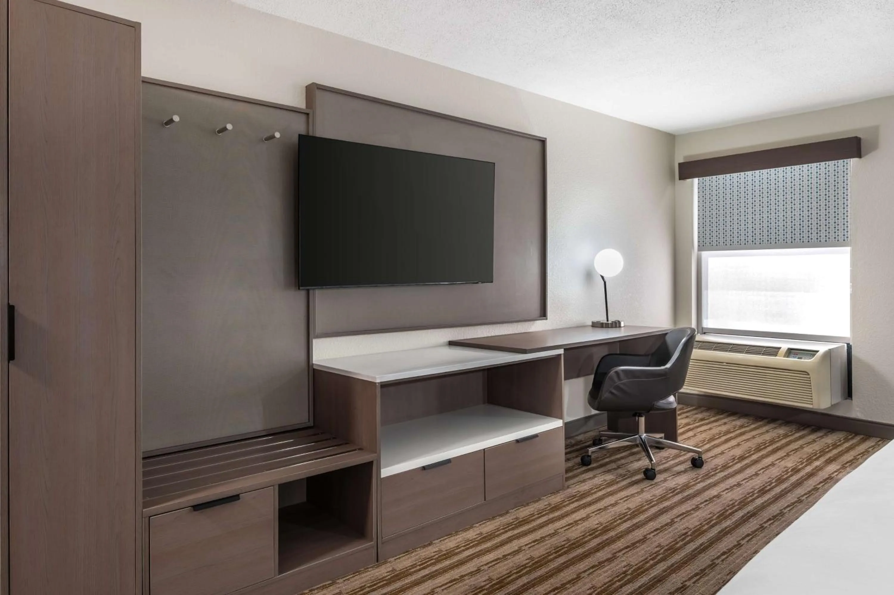 Bedroom in Best Western Plus Richmond Indiana I-70