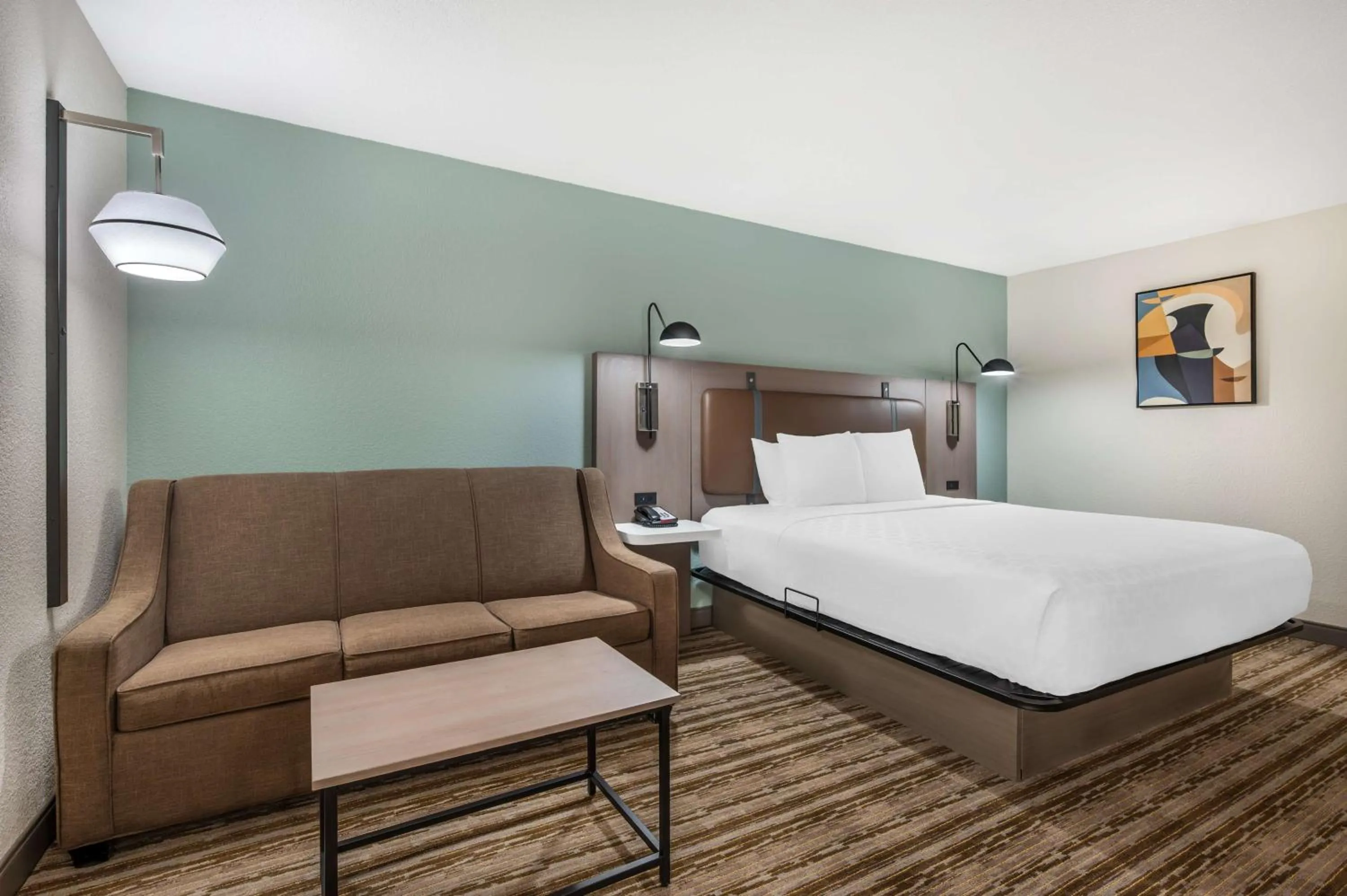 Bedroom in Best Western Plus Richmond Indiana I-70