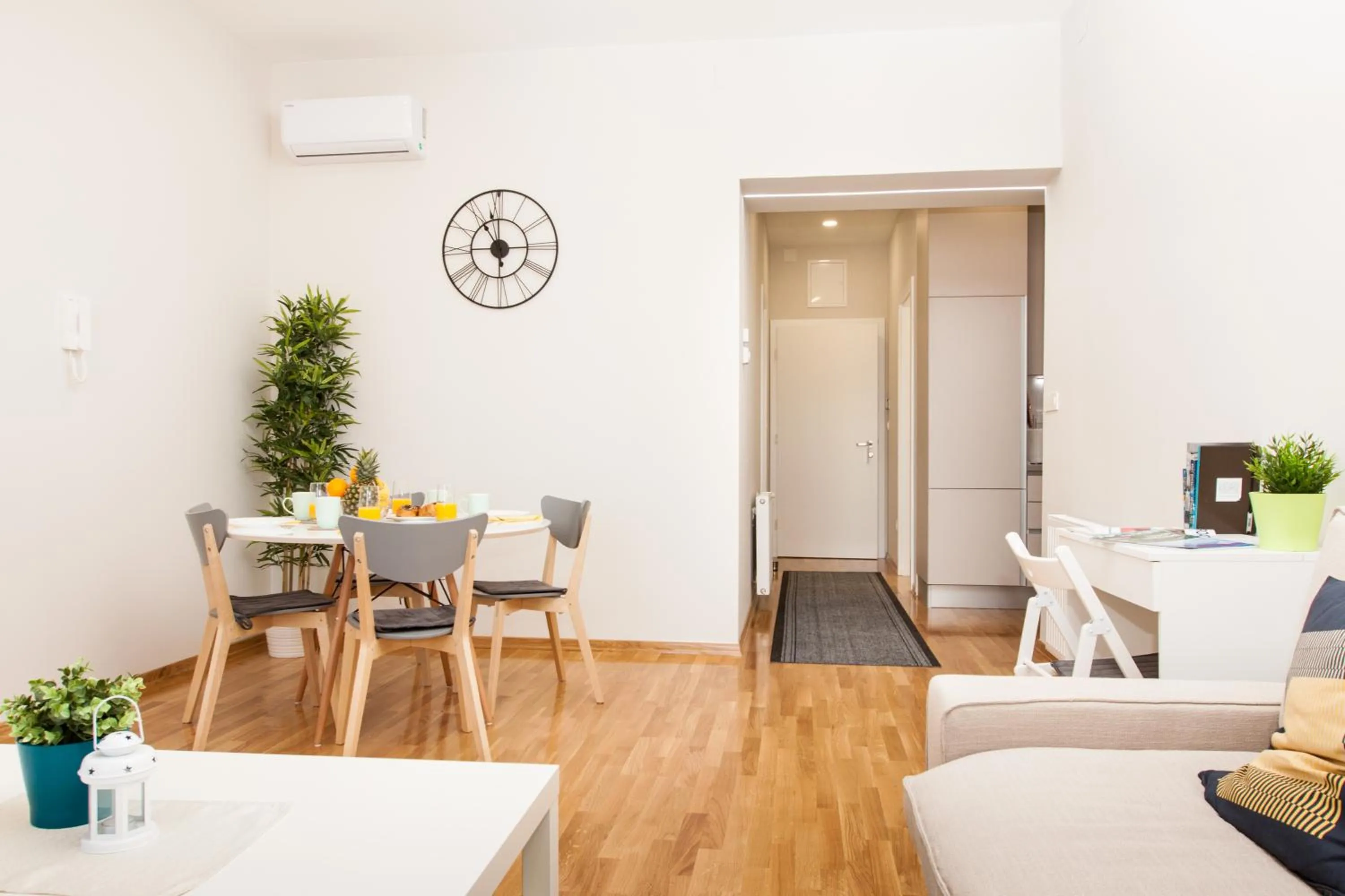 Living room in Luxury Main Square Apartments