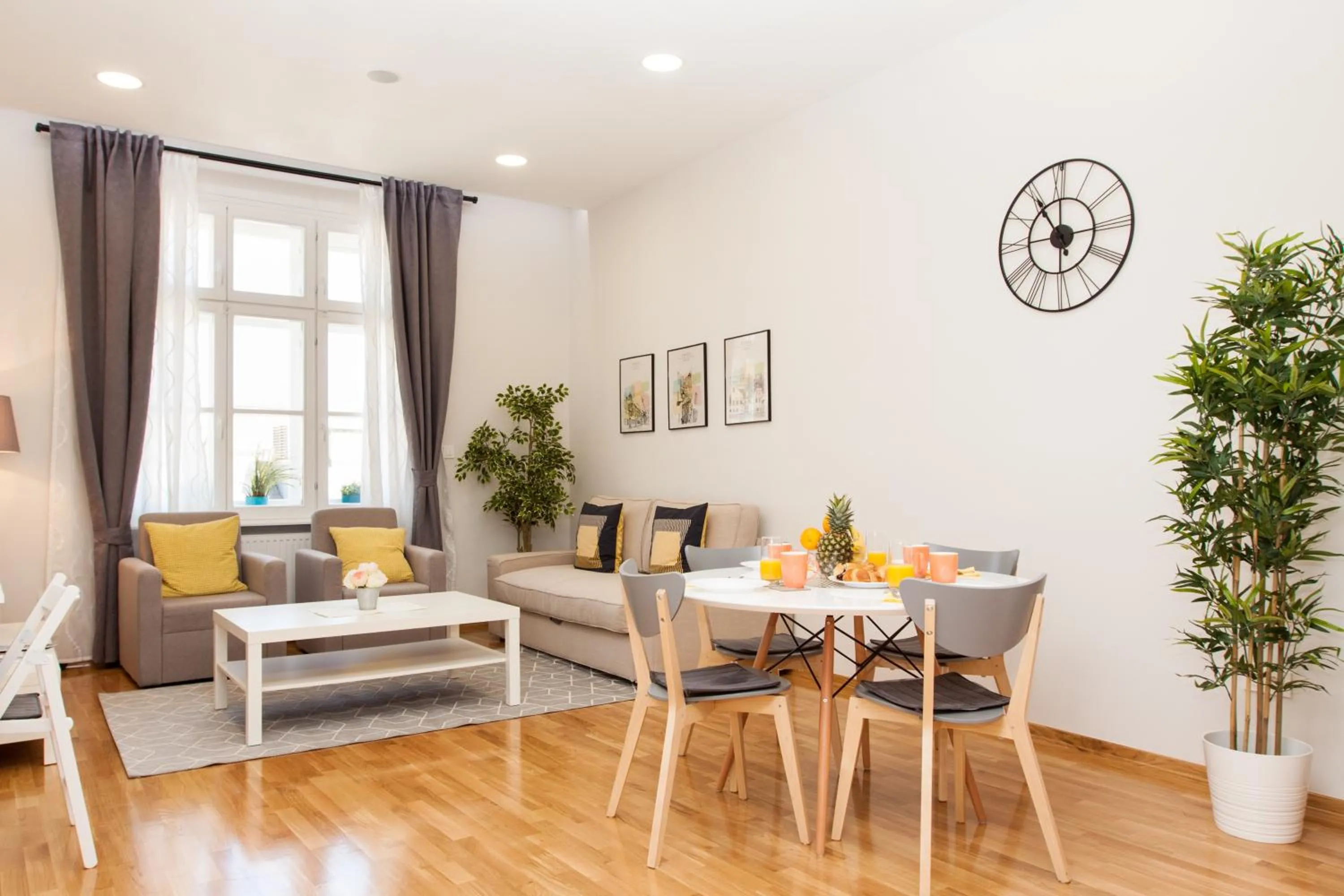 Living room in Luxury Main Square Apartments