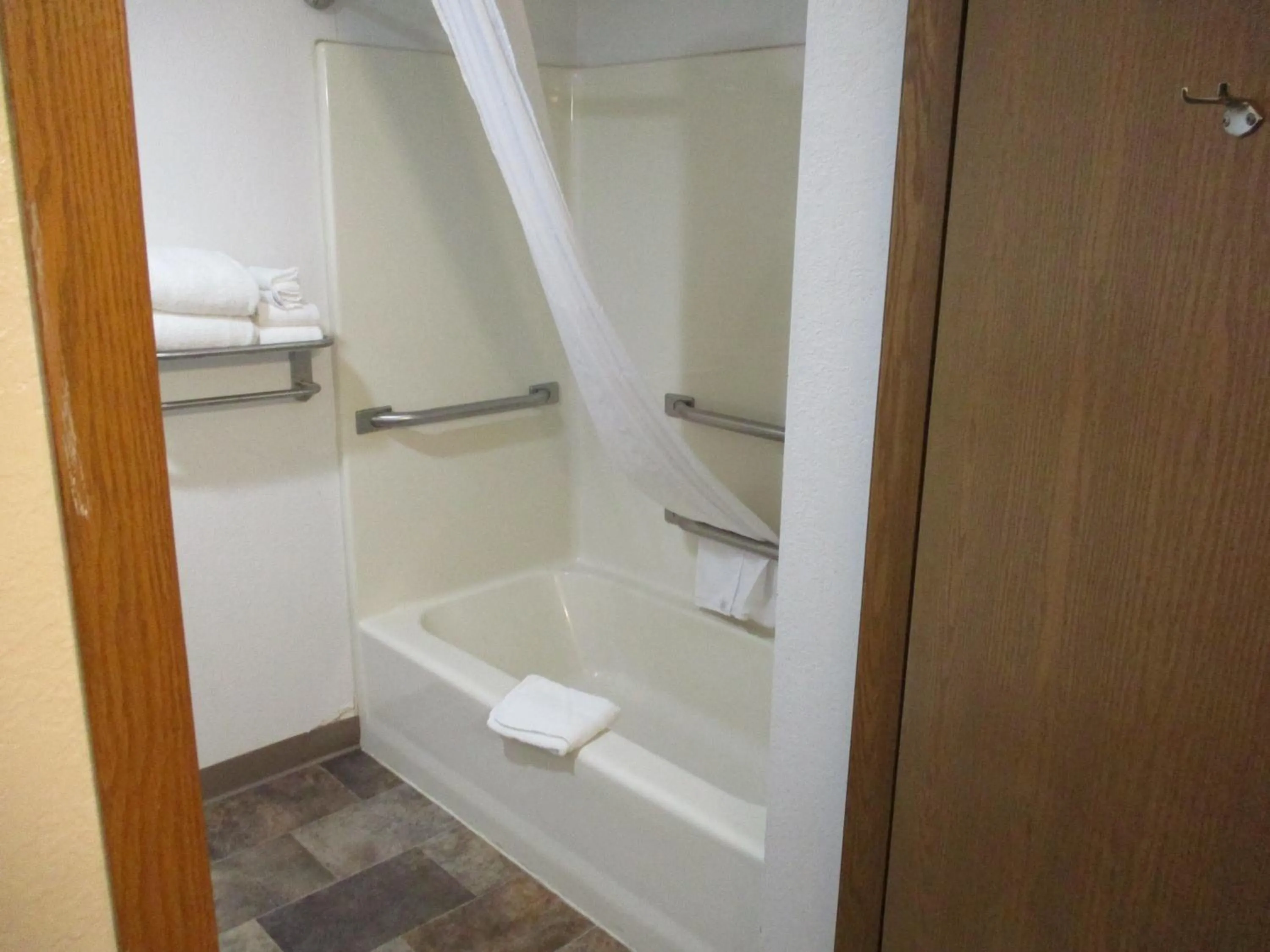 Bathroom in Travelodge by Wyndham Redwood Falls