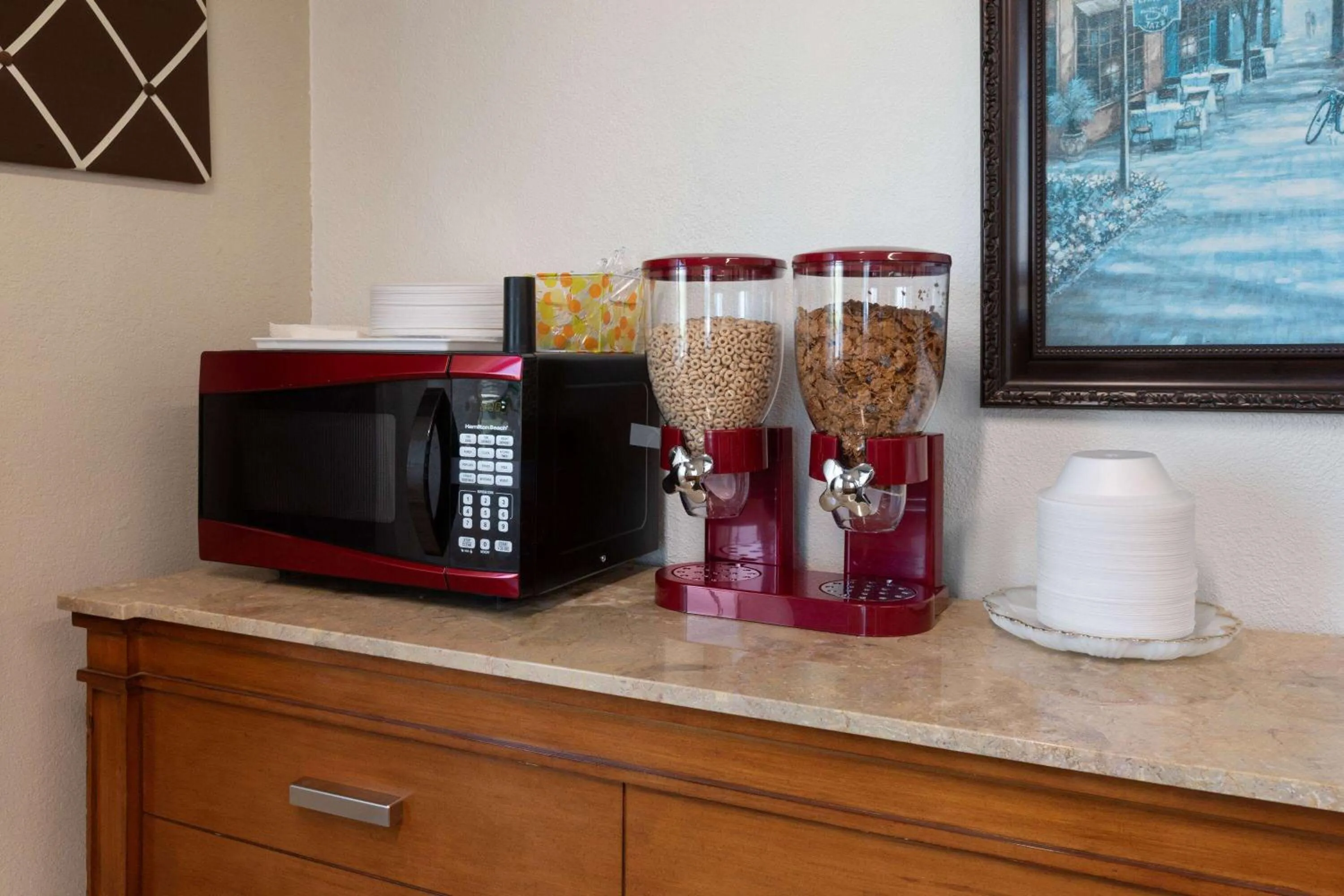 Breakfast in Travelodge by Wyndham Redwood Falls