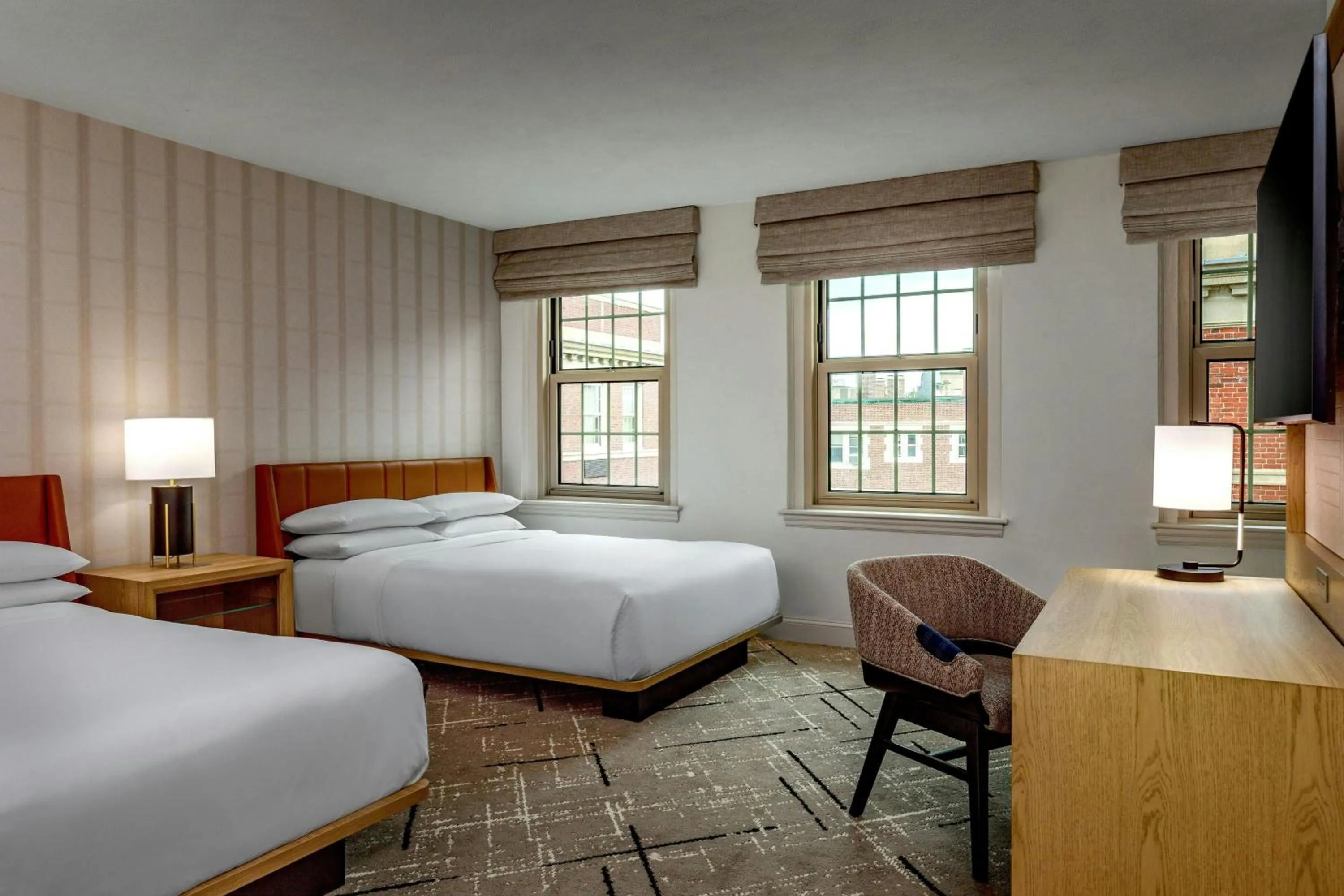 Lounge or bar, Bed in Sheraton Commander Hotel