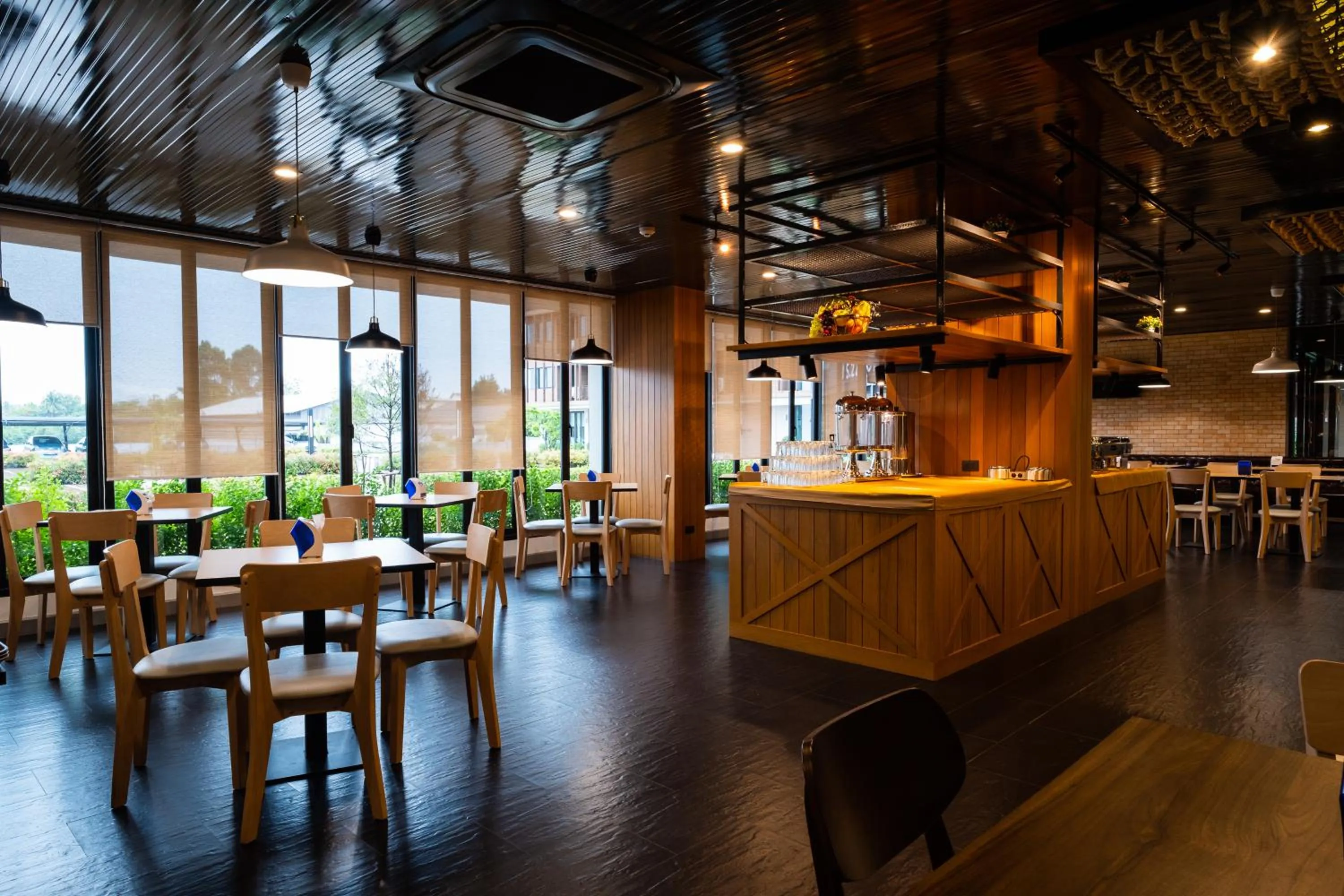 Restaurant/places to eat in S.22 Hotel Suratthani