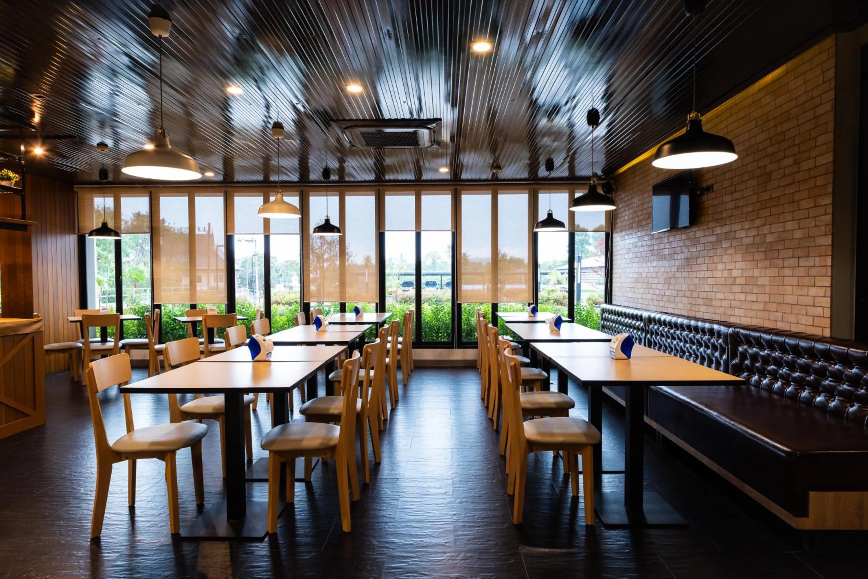 Restaurant/places to eat in S.22 Hotel Suratthani