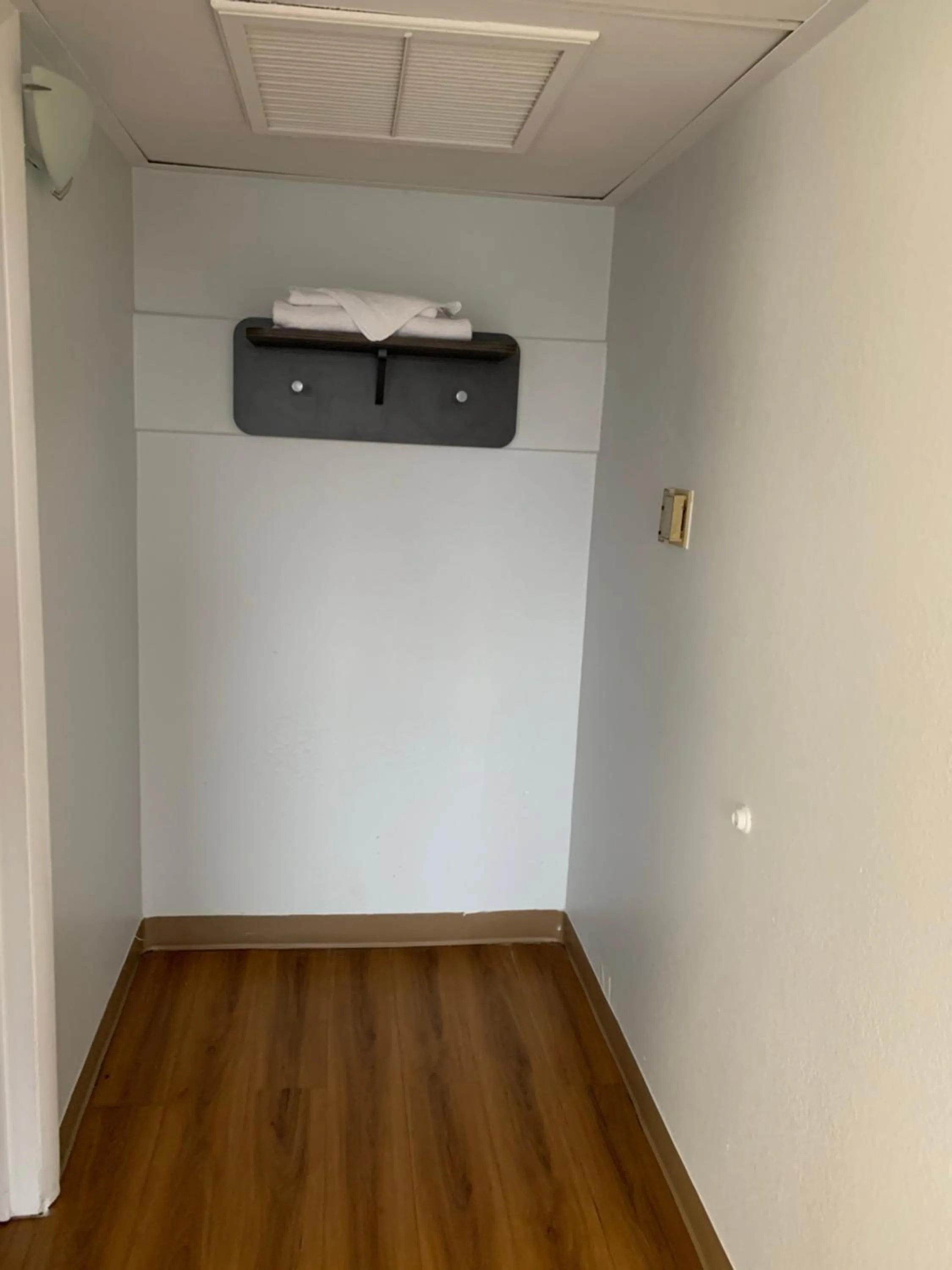 Decorative detail in Motel 6-Dayton, OH