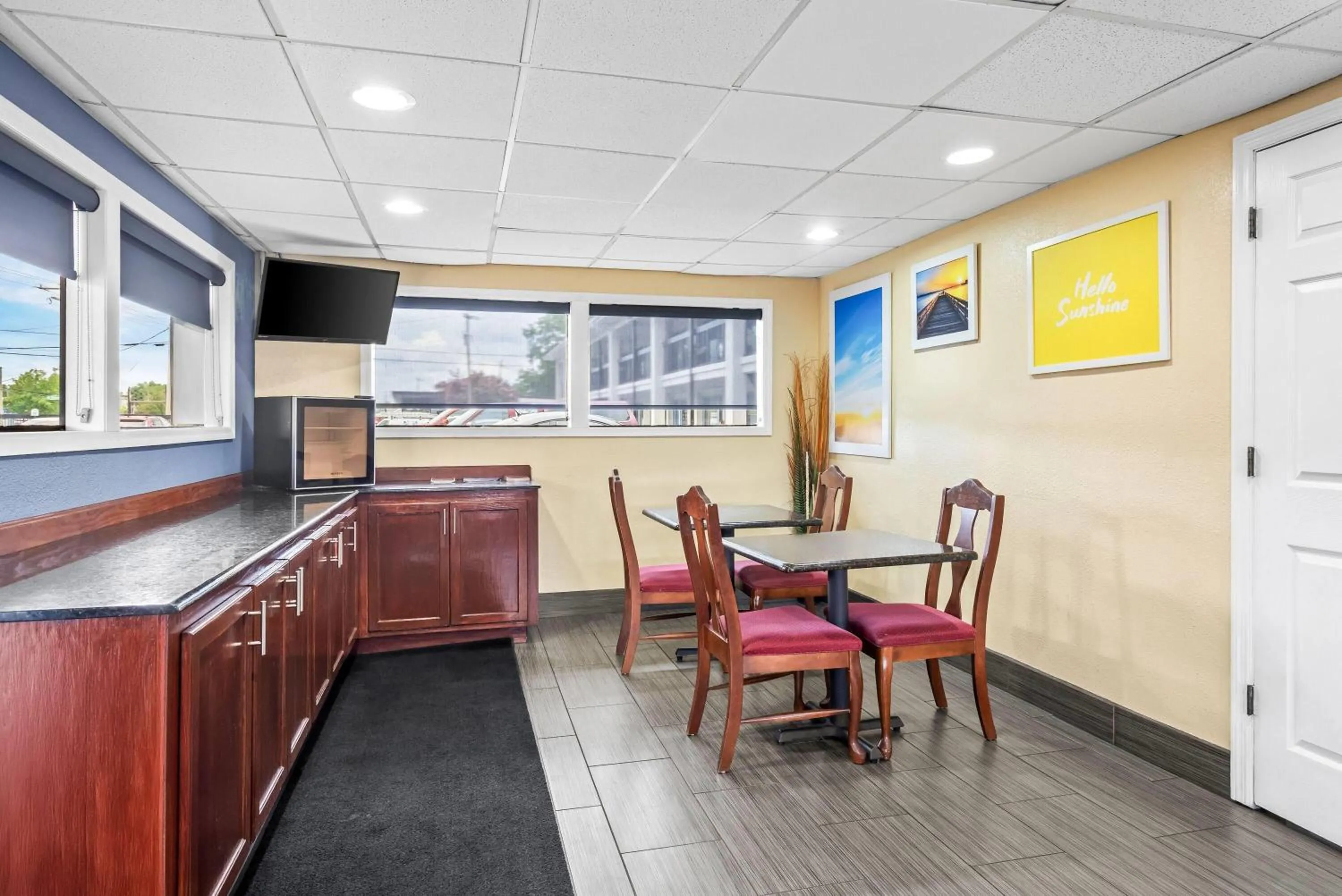 Restaurant/places to eat in Days Inn by Wyndham Jacksonville NC