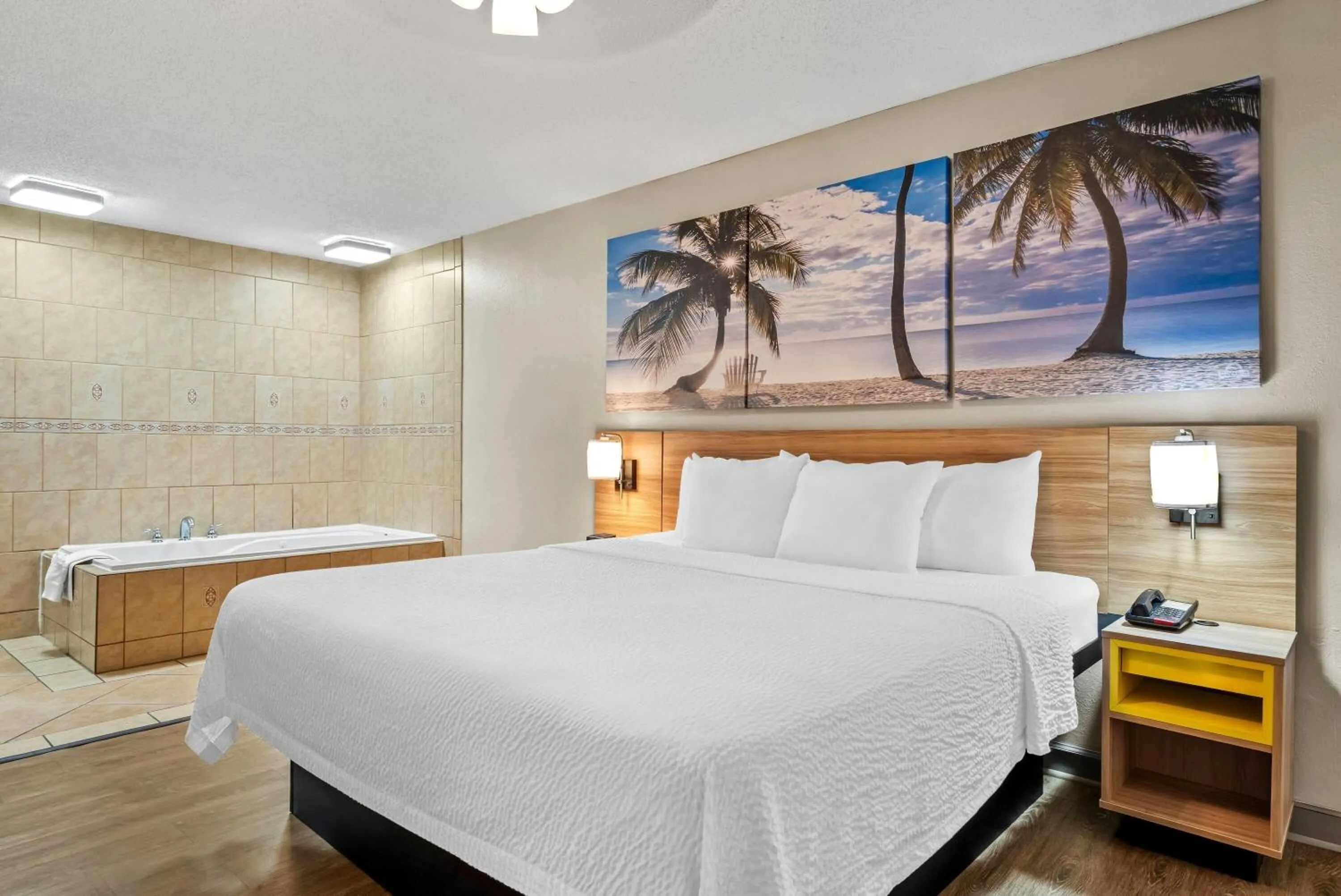 Photo of the whole room, Bed in Days Inn by Wyndham Jacksonville NC