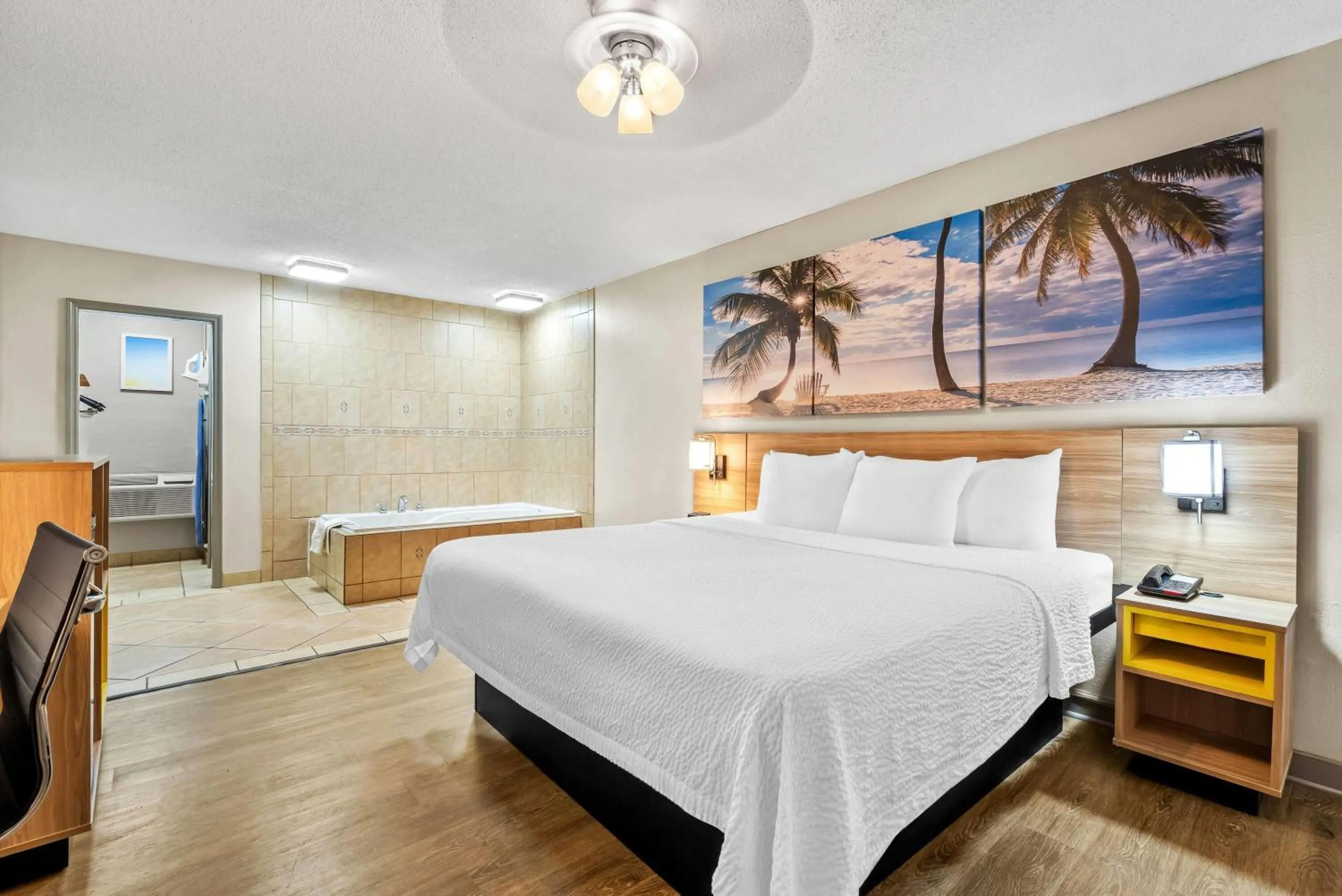 Photo of the whole room, Bed in Days Inn by Wyndham Jacksonville NC