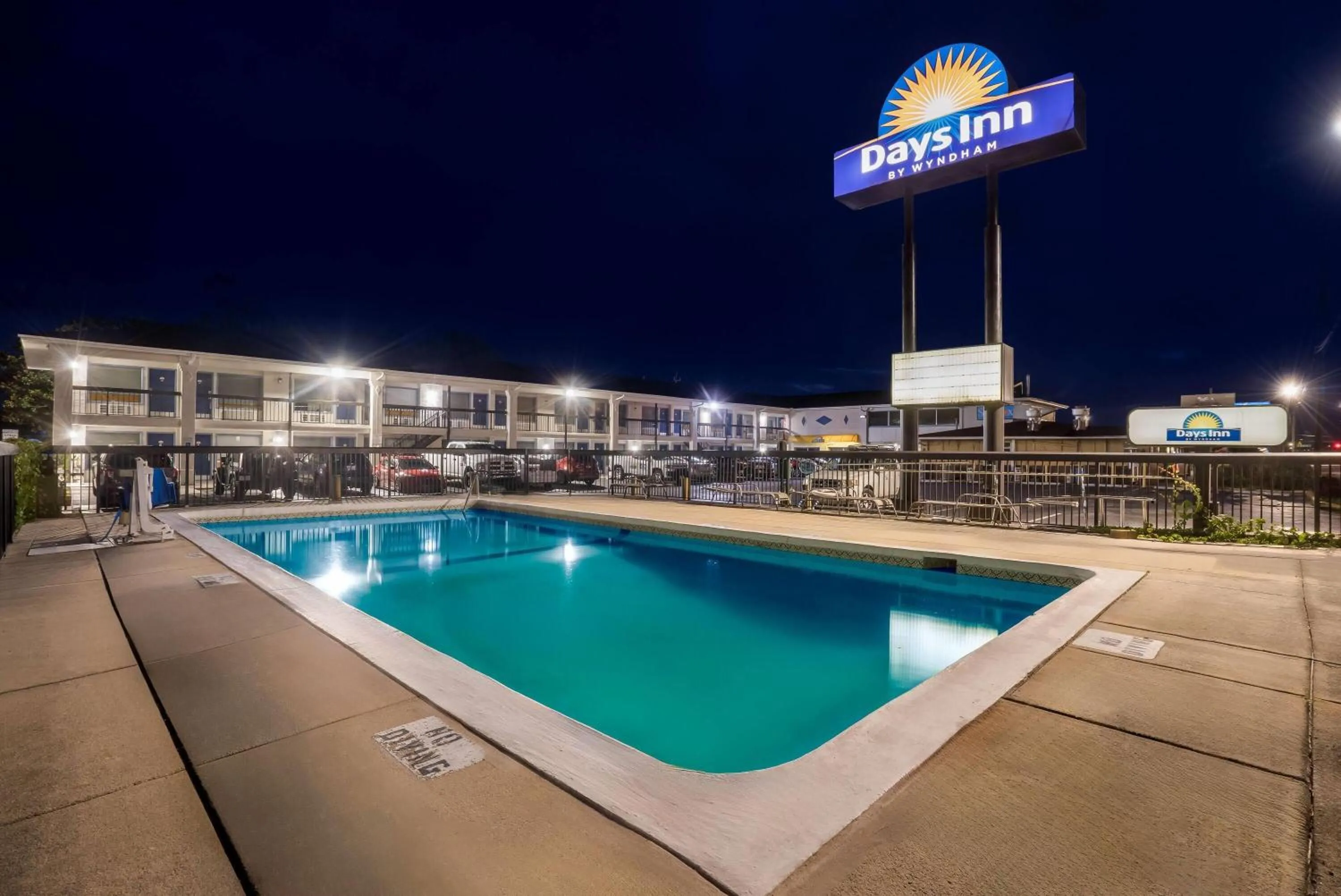 Swimming pool in Days Inn by Wyndham Jacksonville NC