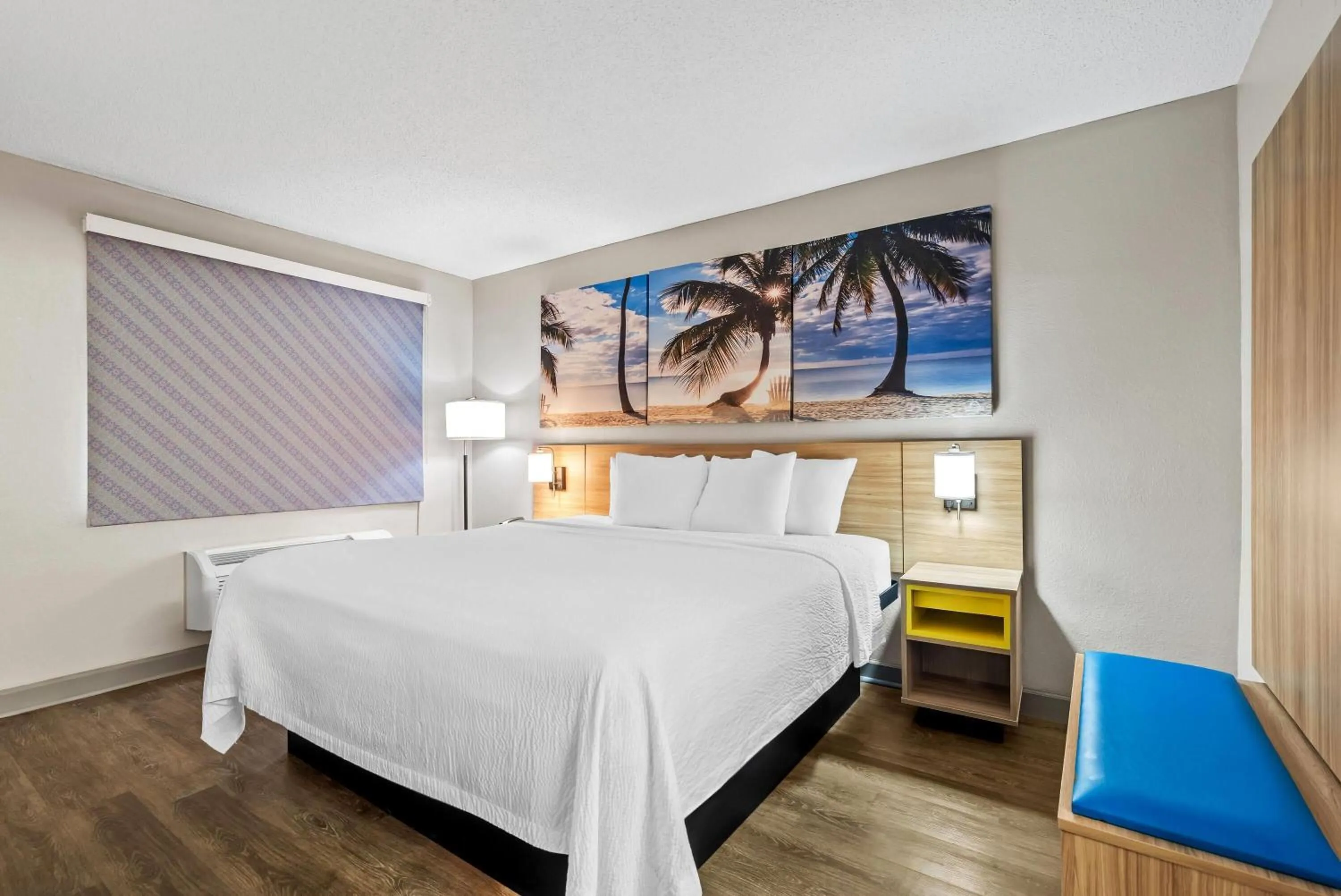 Bed in Days Inn by Wyndham Jacksonville NC