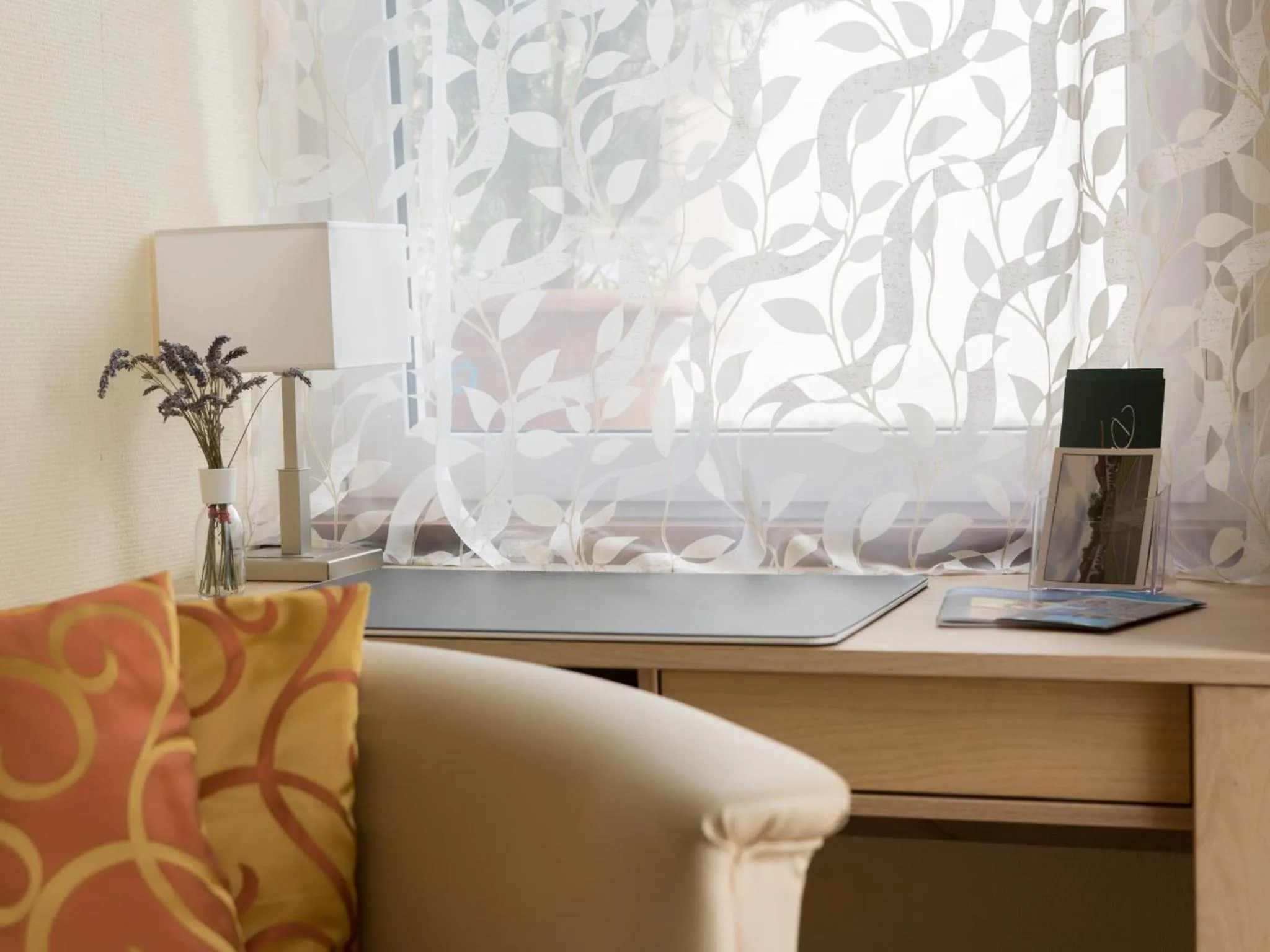 Seating area in Ducky’s Restaurant | Events | Hotel