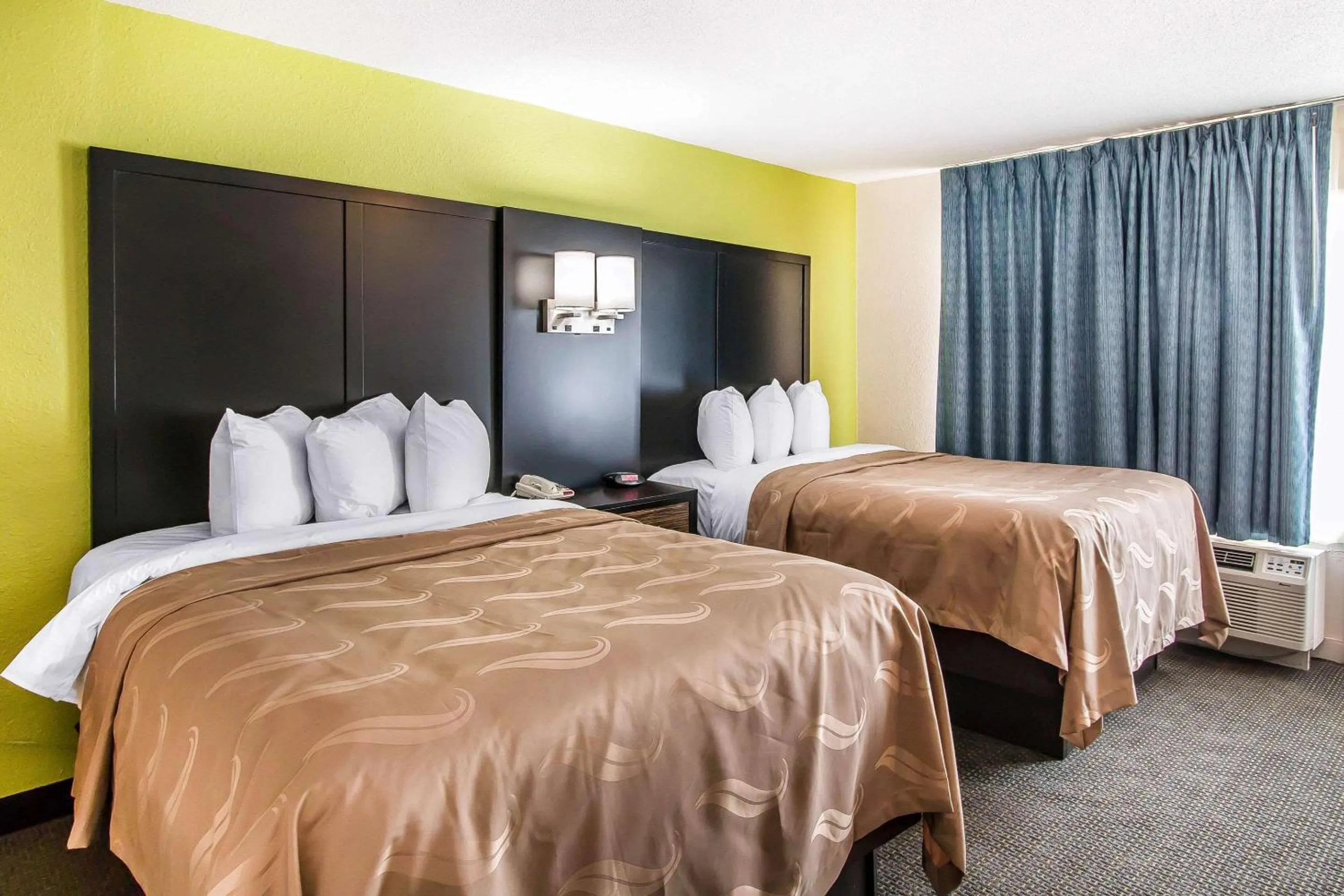 Photo of the whole room, Bed in Quality Inn Hinesville - Fort Stewart Area