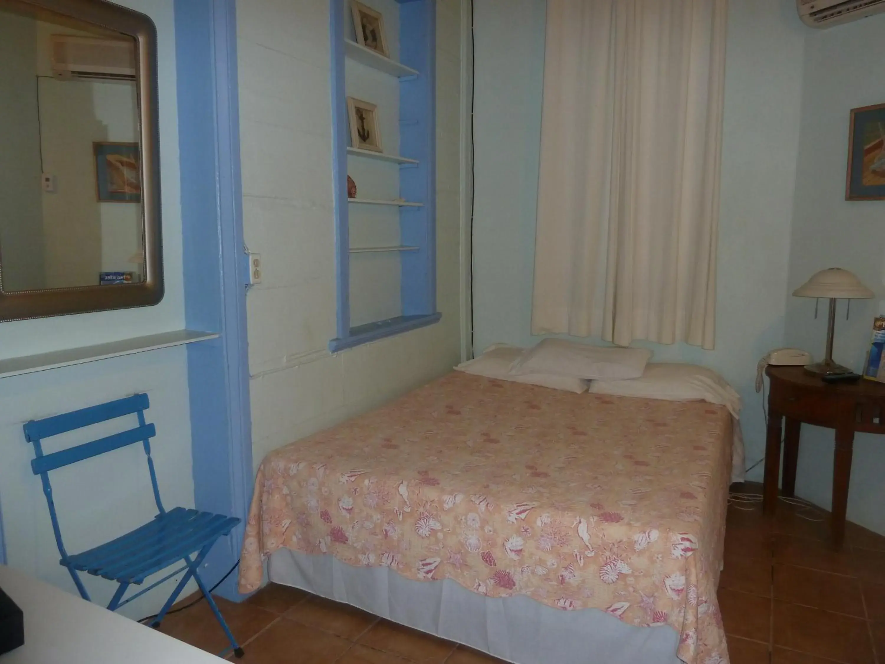 Queen Room in Galleon House Hotel Queen Room in Galleon House Hotel