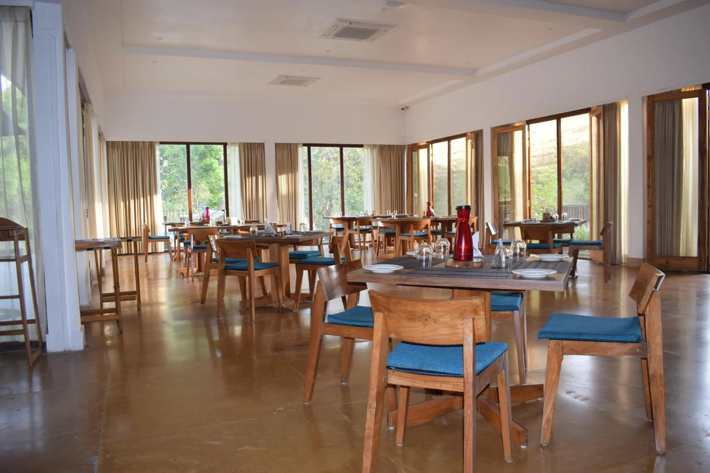 Restaurant/places to eat in Saraca Resort & Spa Corbett