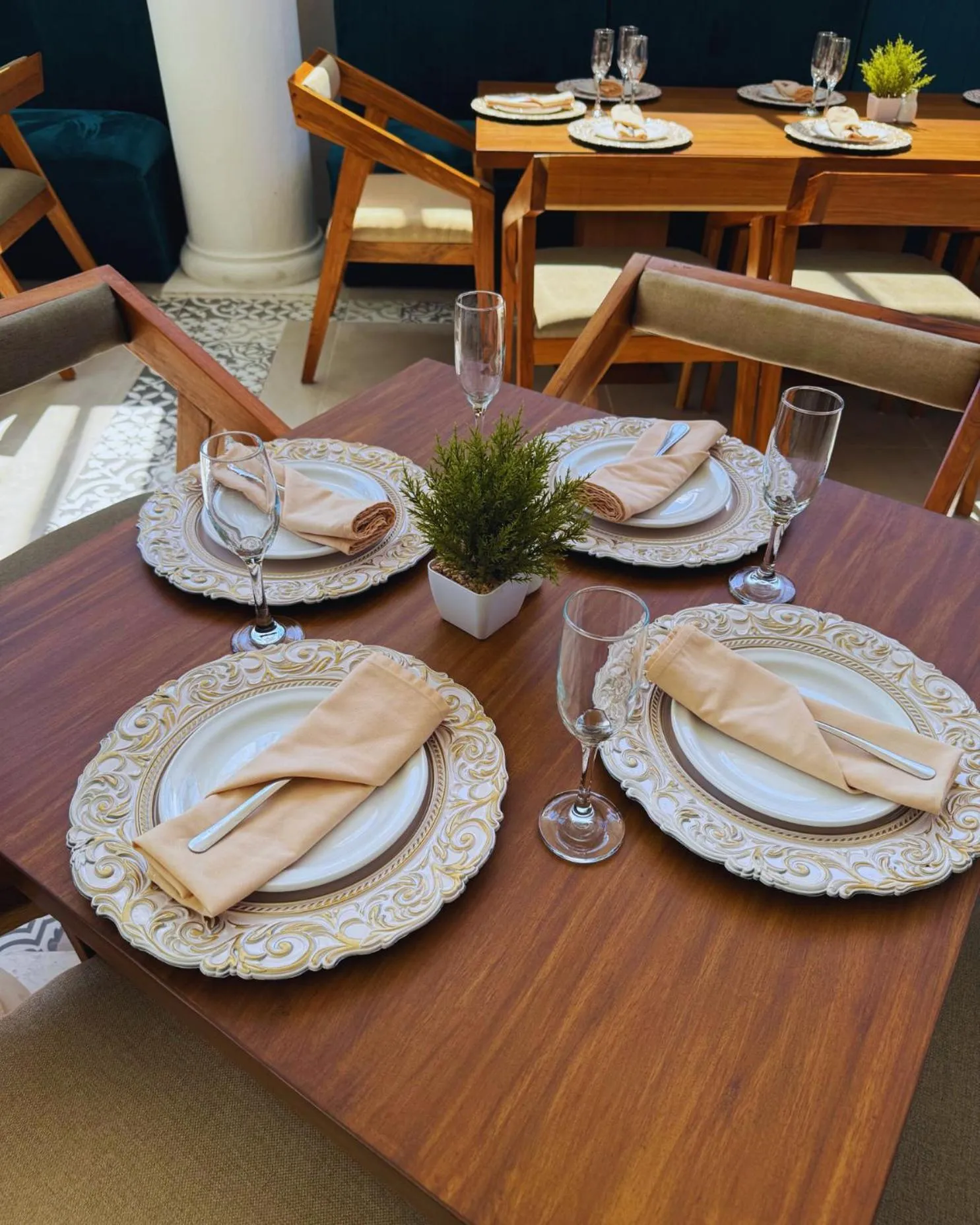 Restaurant/places to eat in Hotel Residencial