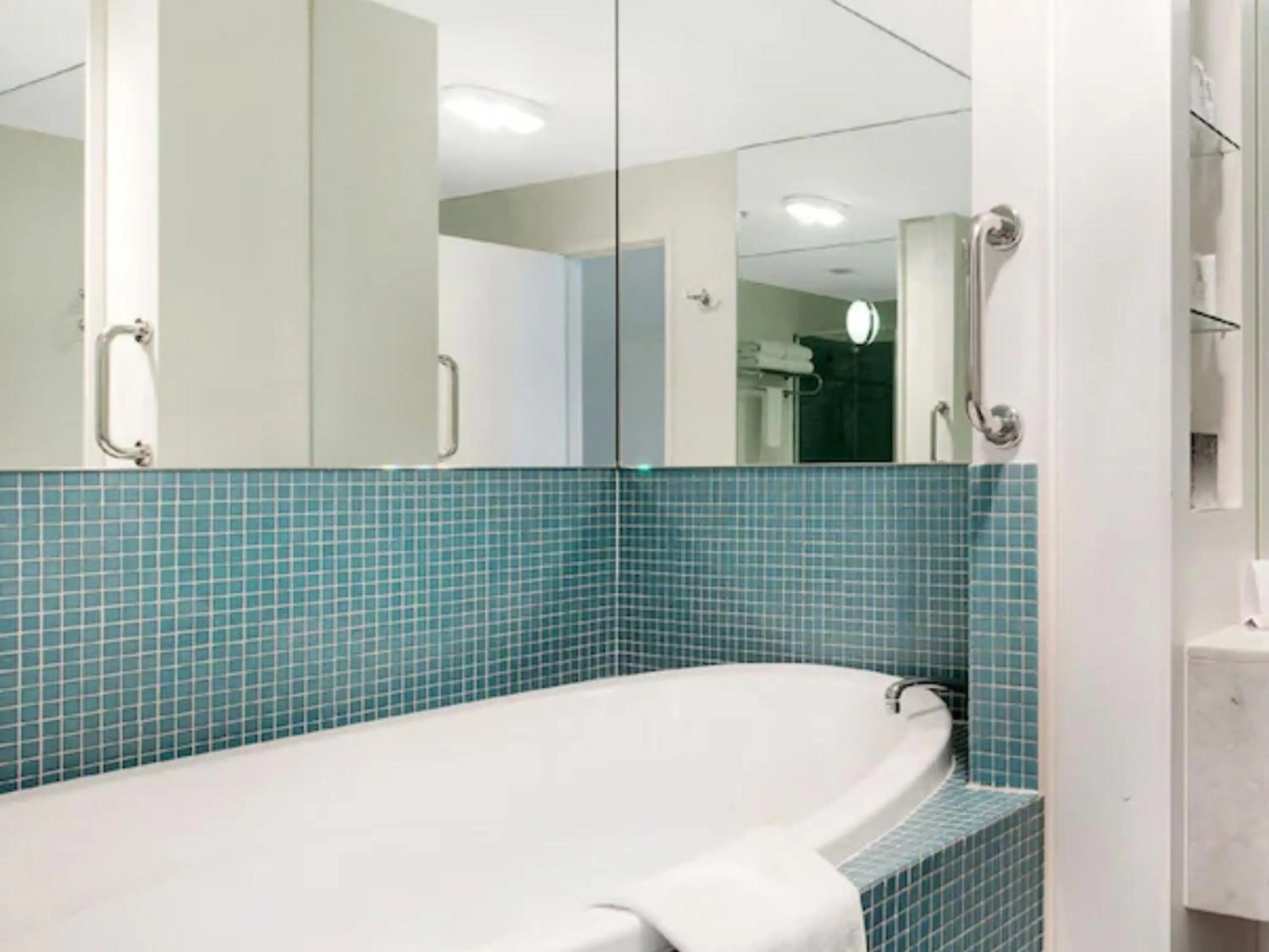Melbourne CBD Central Apartment Hotel Official