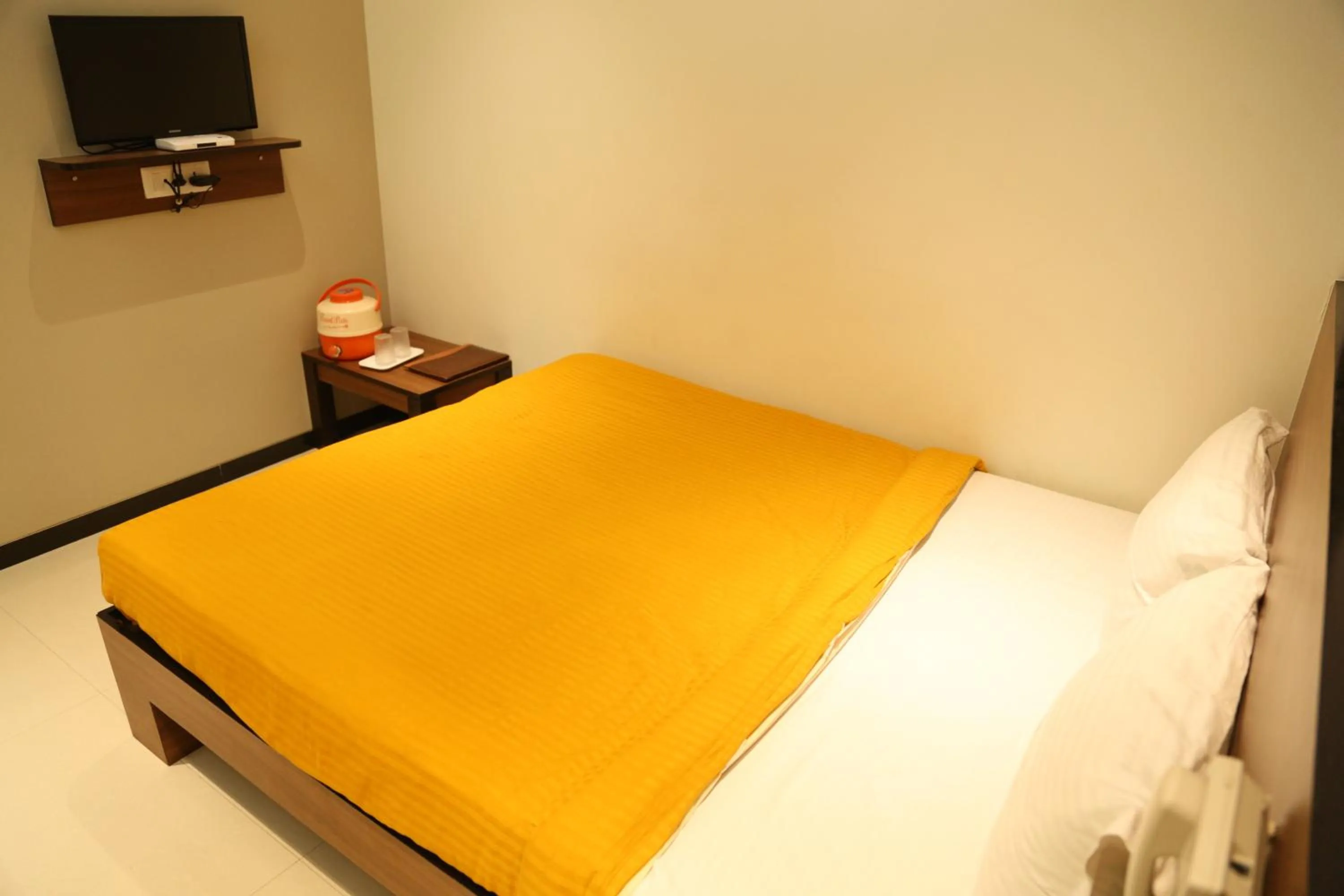 HOTEL MADNI ROYALE (50 Mtrs from Dargaah), Ajmer