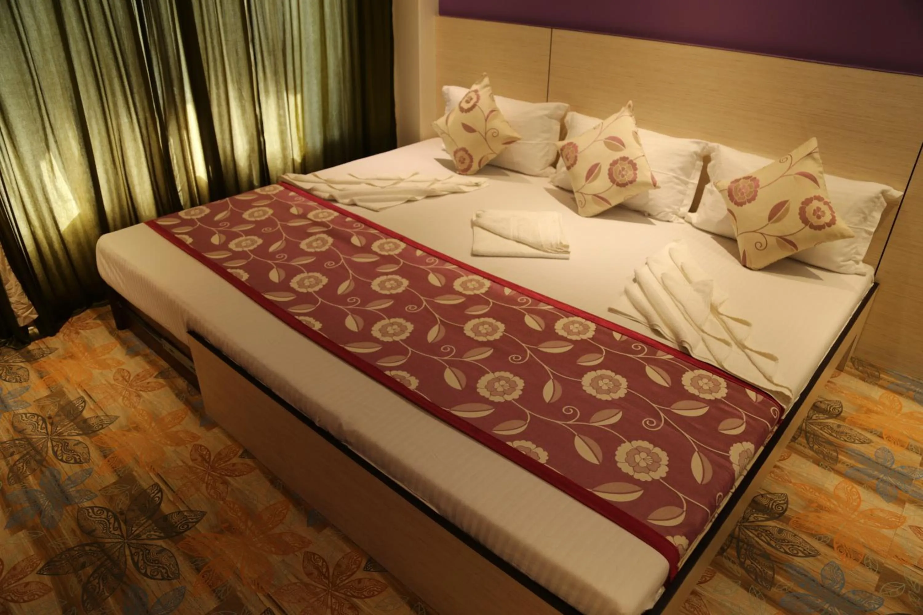 HOTEL MADNI ROYALE (50 Mtrs from Dargaah), Ajmer