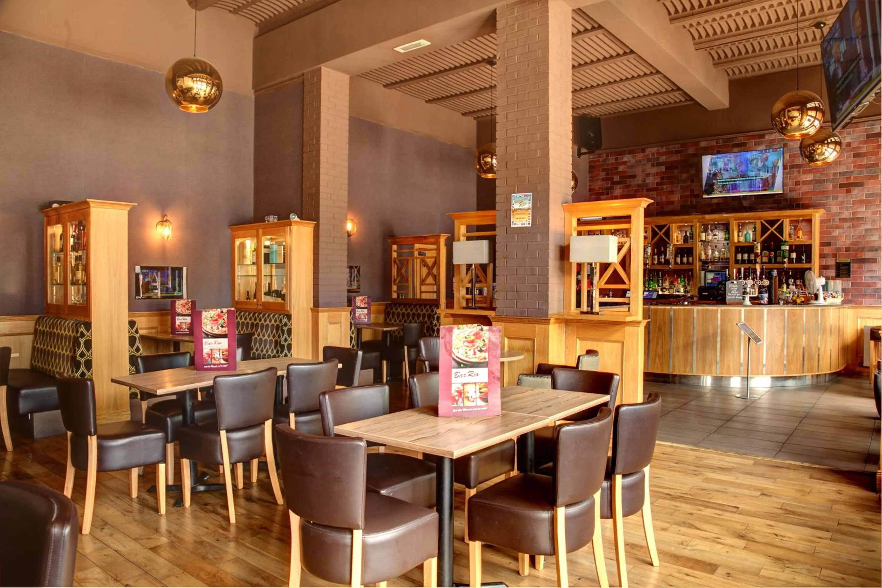 Restaurant/places to eat in Columba Hotel