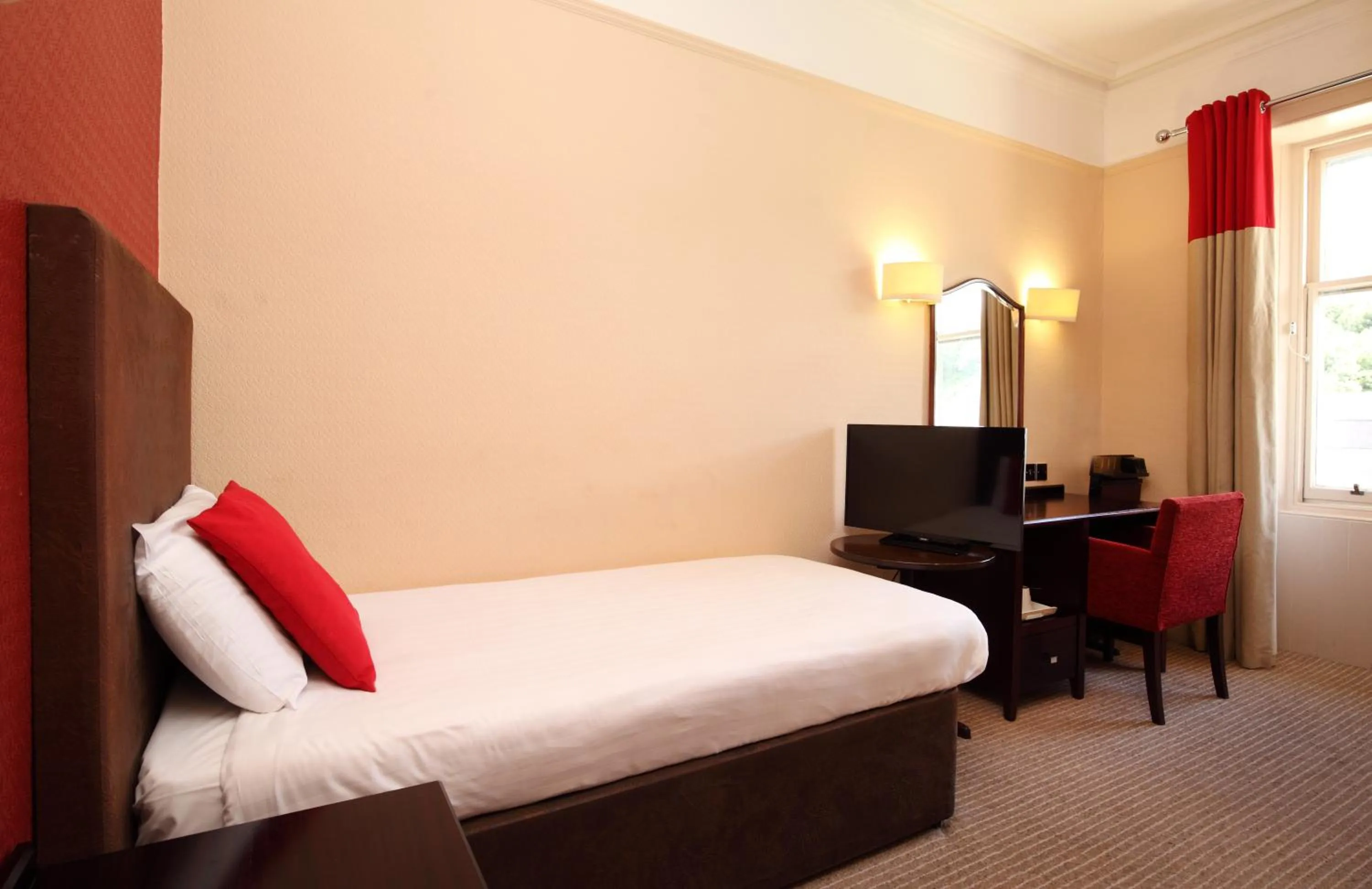 Bed in Columba Hotel