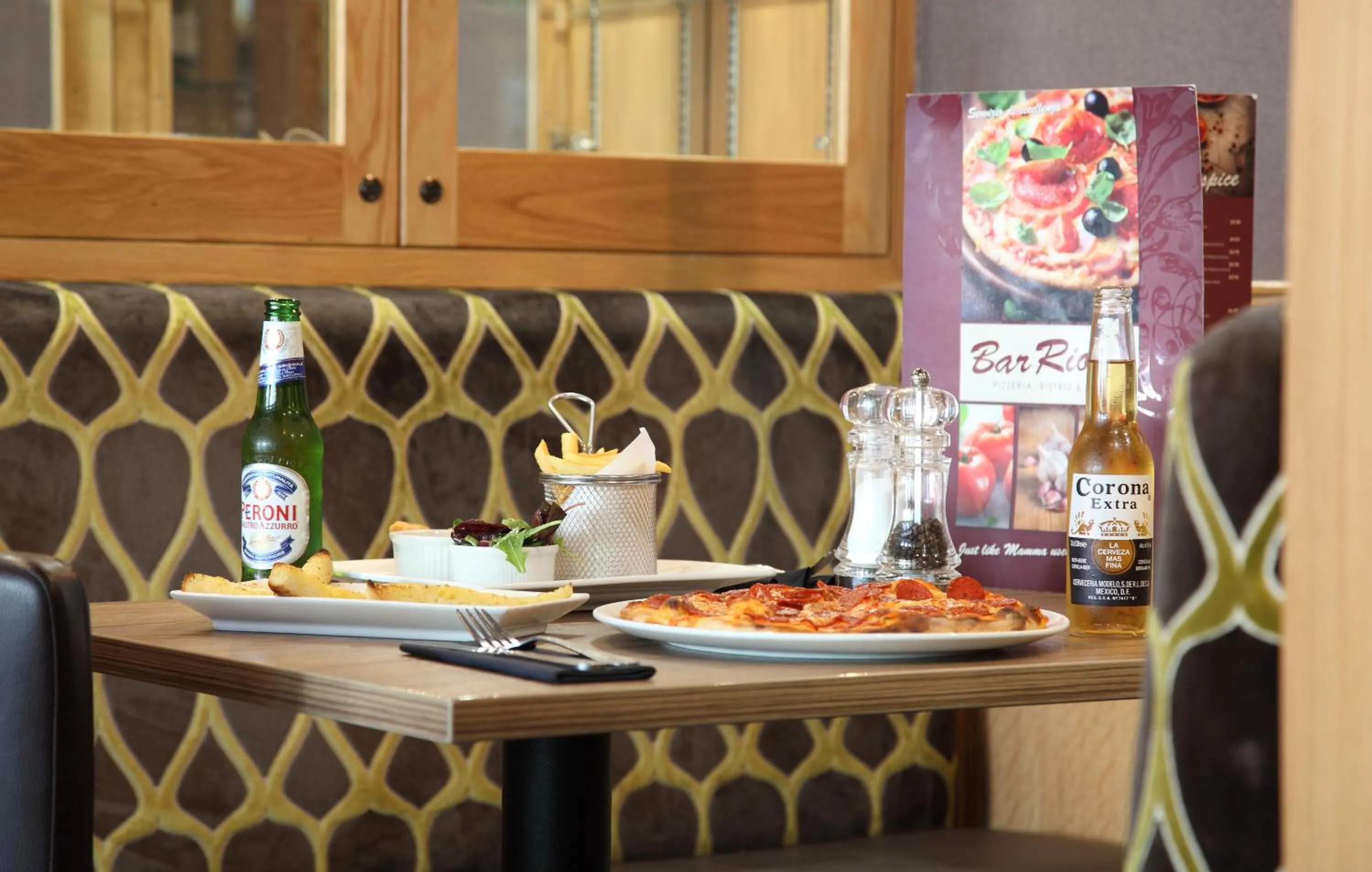 Restaurant/places to eat in Columba Hotel