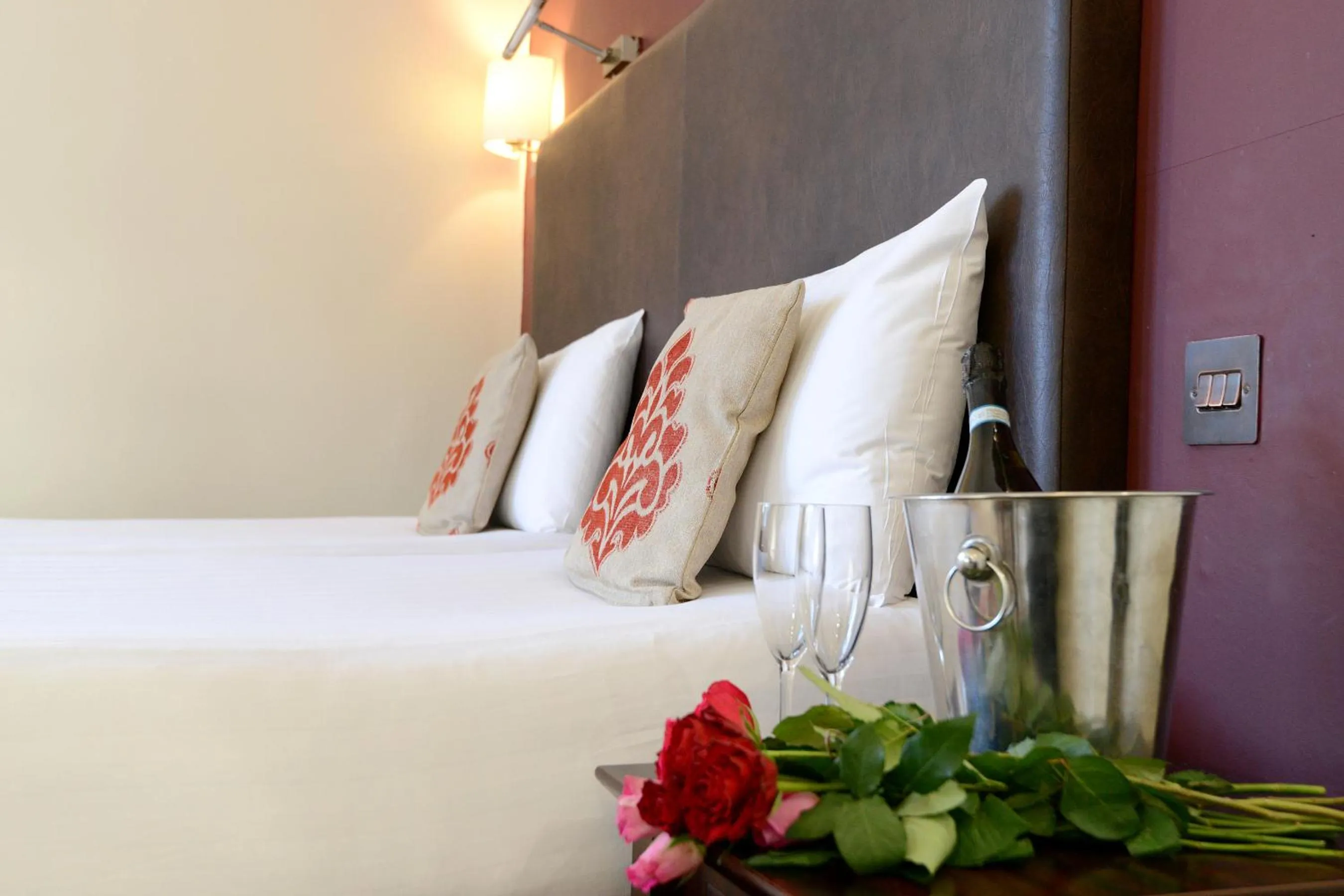 Bed in Columba Hotel