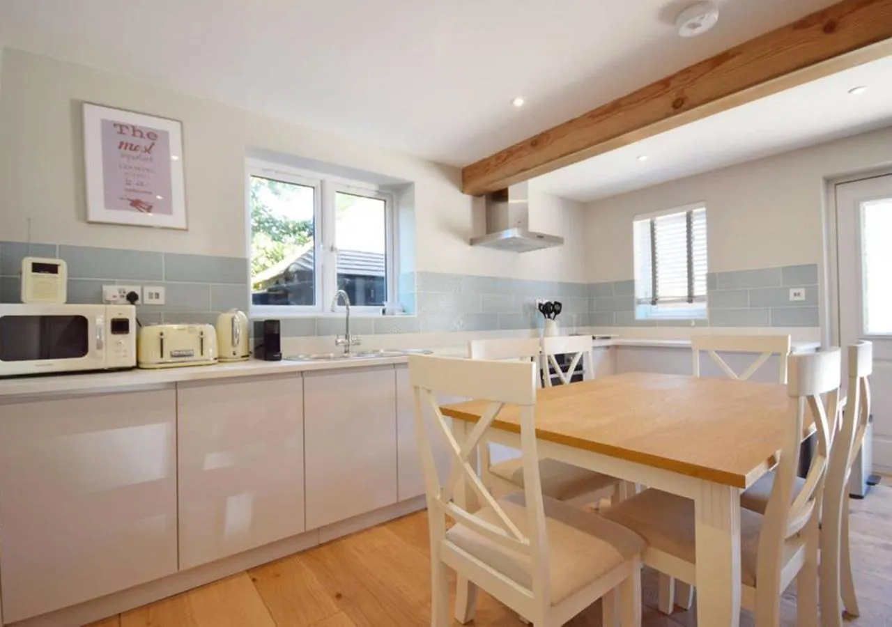Kitchen or kitchenette in The Cottages at Crouchers Orchards