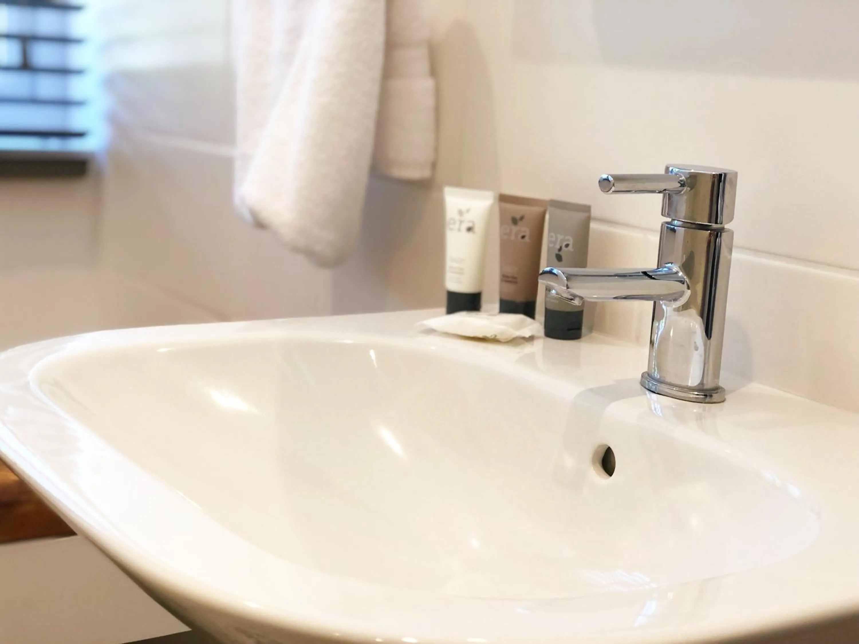Bathroom in The Cottages at Crouchers Orchards
