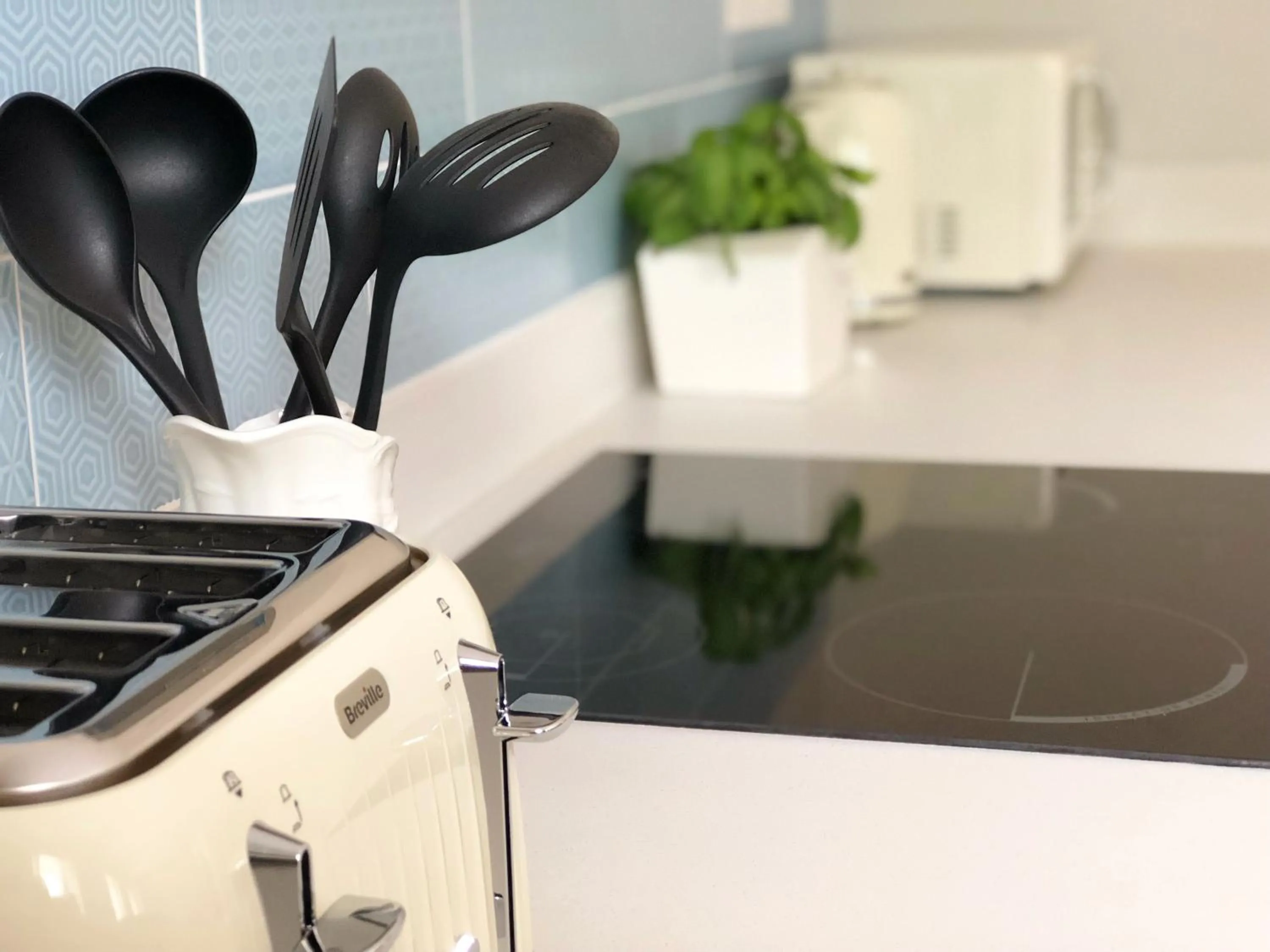 Kitchen or kitchenette in The Cottages at Crouchers Orchards