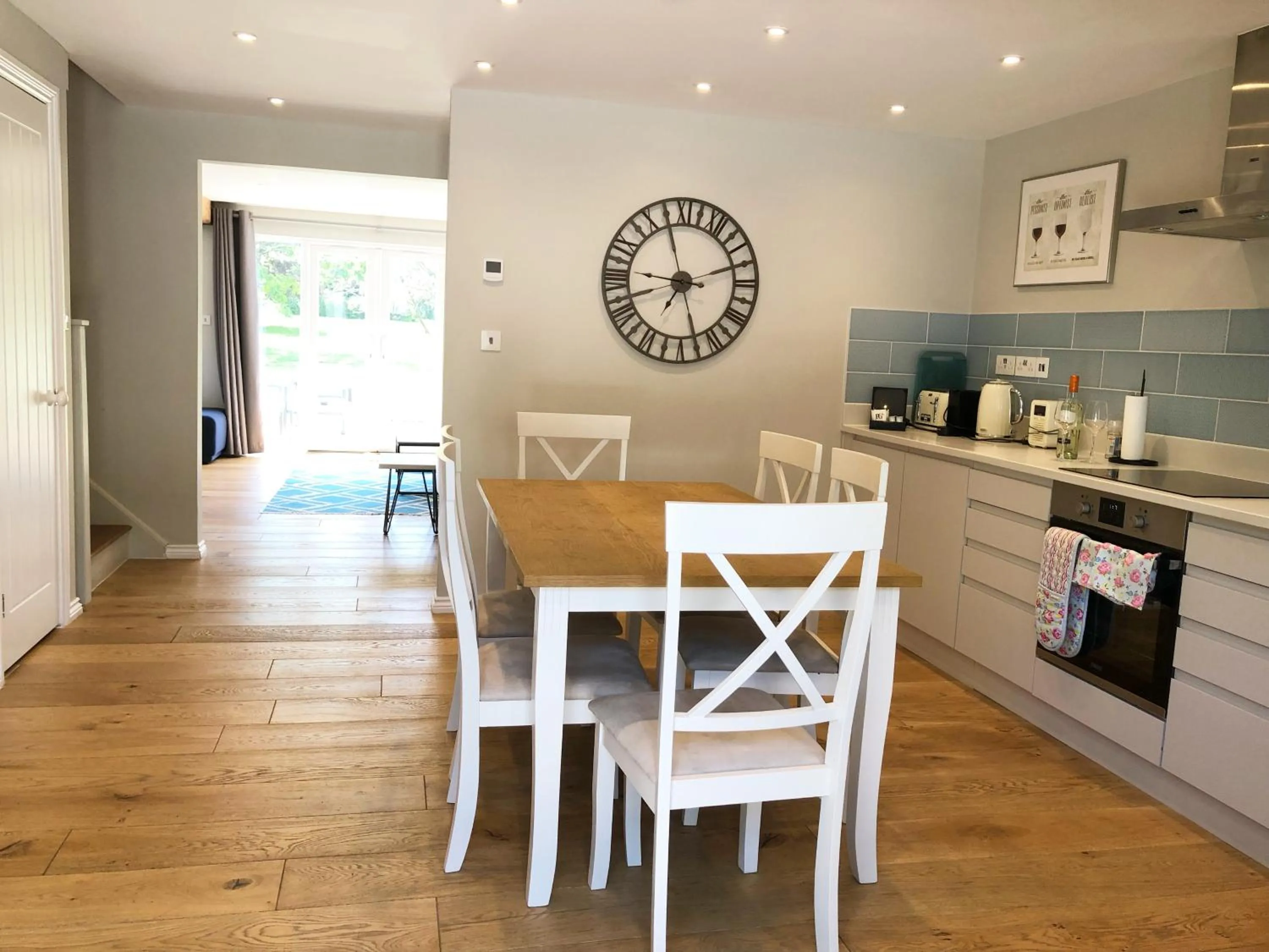 Kitchen or kitchenette in The Cottages at Crouchers Orchards
