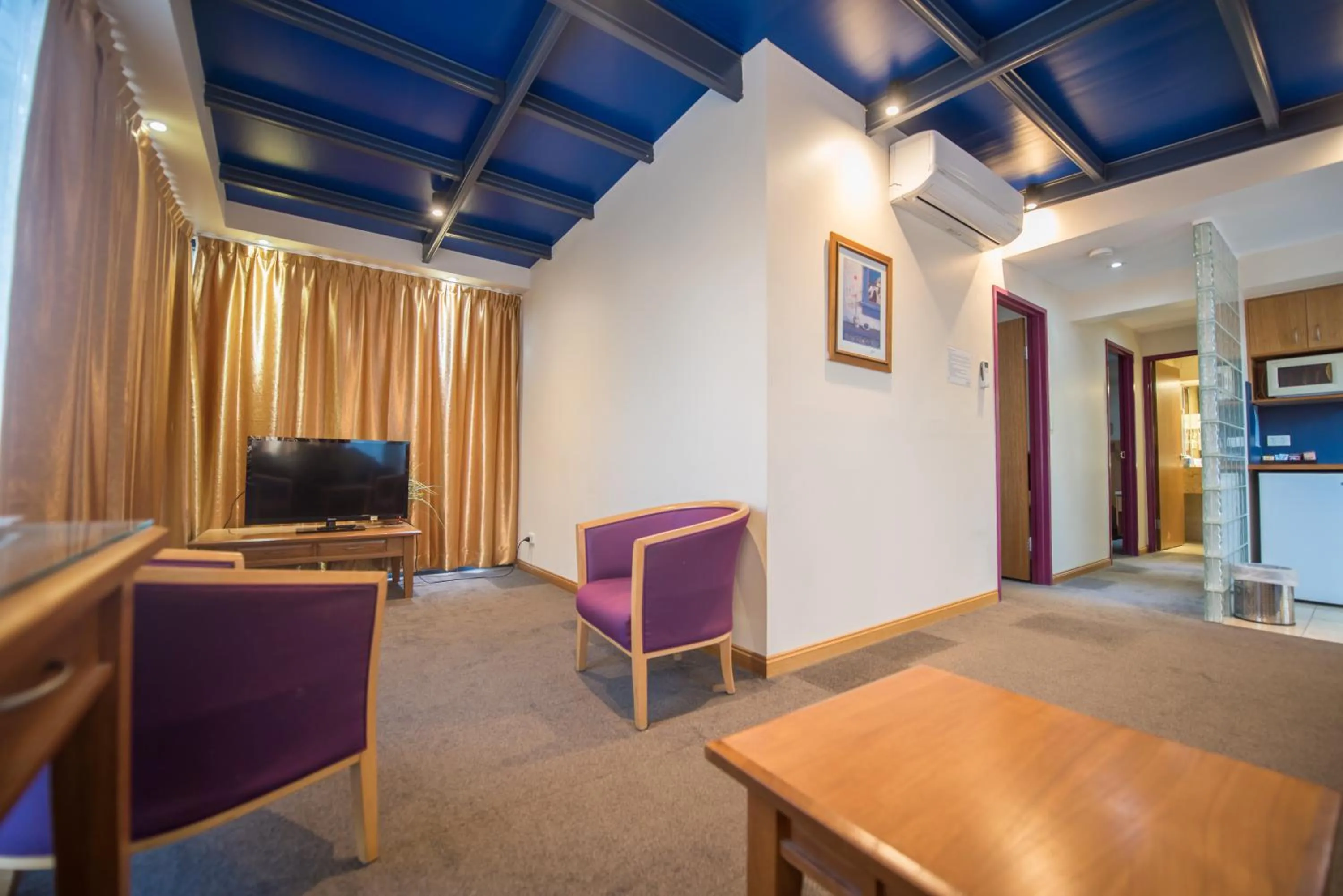 TV/Entertainment Center in Airolodge International