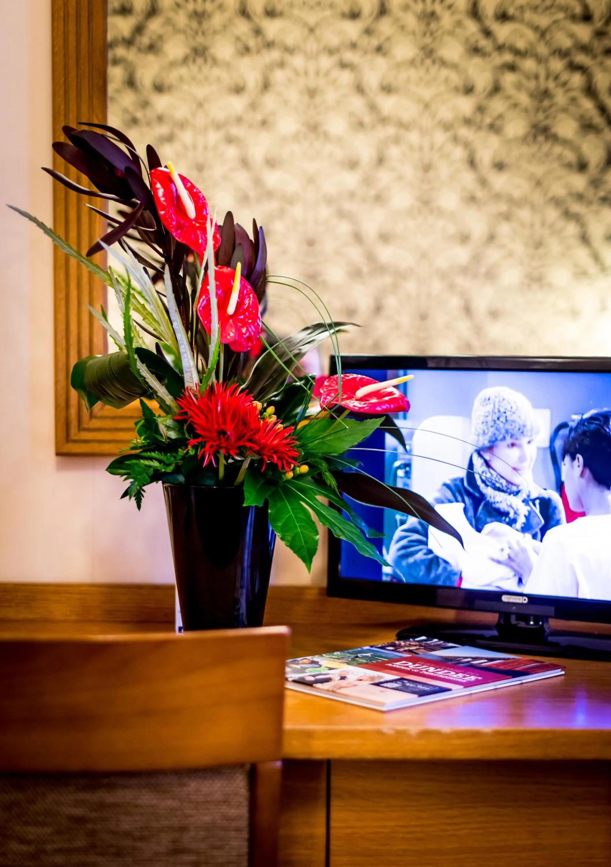 TV and multimedia in Best Western Queens Hotel