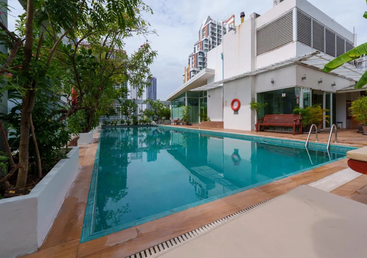 Swimming pool in Sabai Sathorn Service Apartment