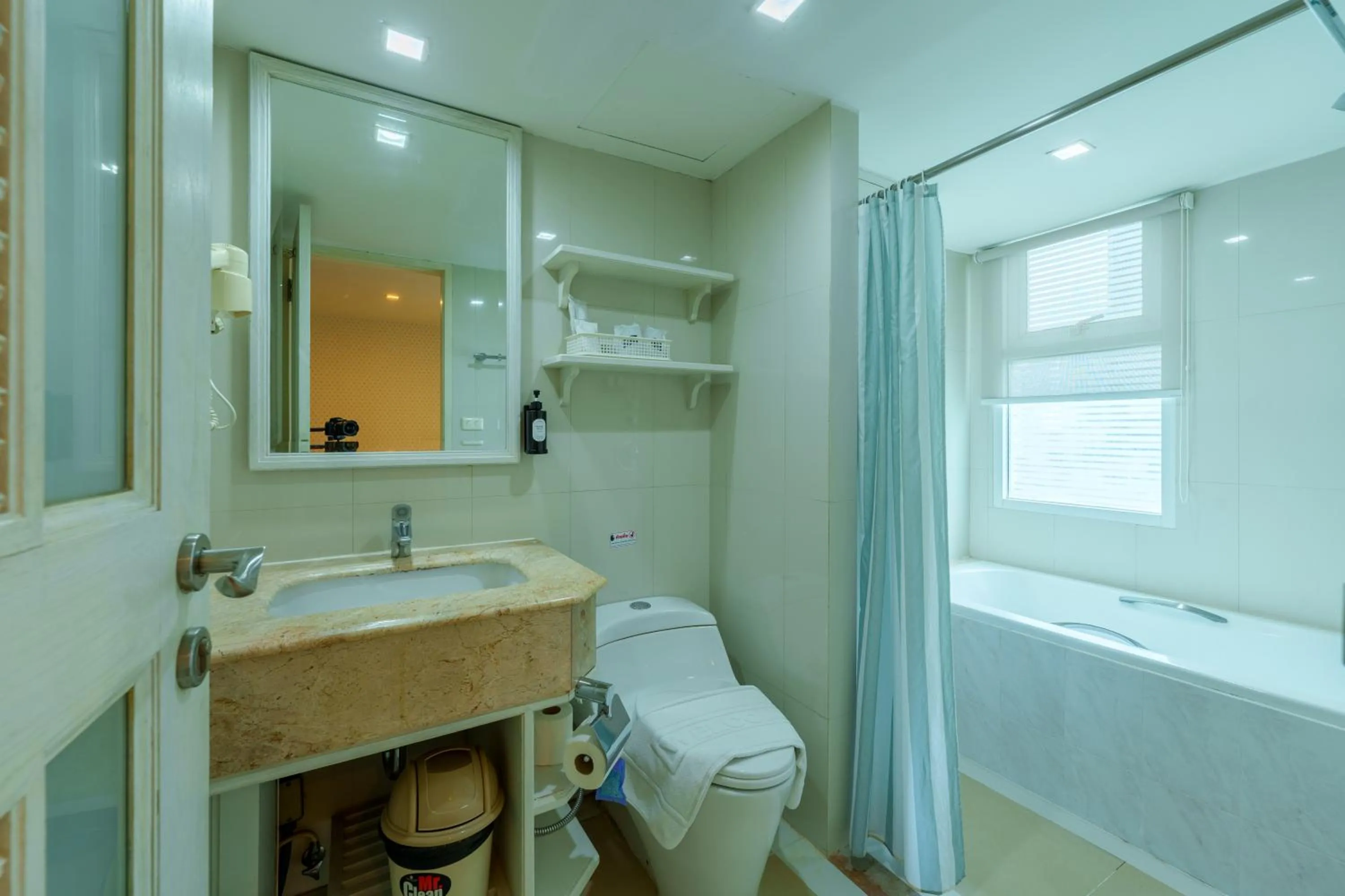 Bathroom in Sabai Sathorn Service Apartment