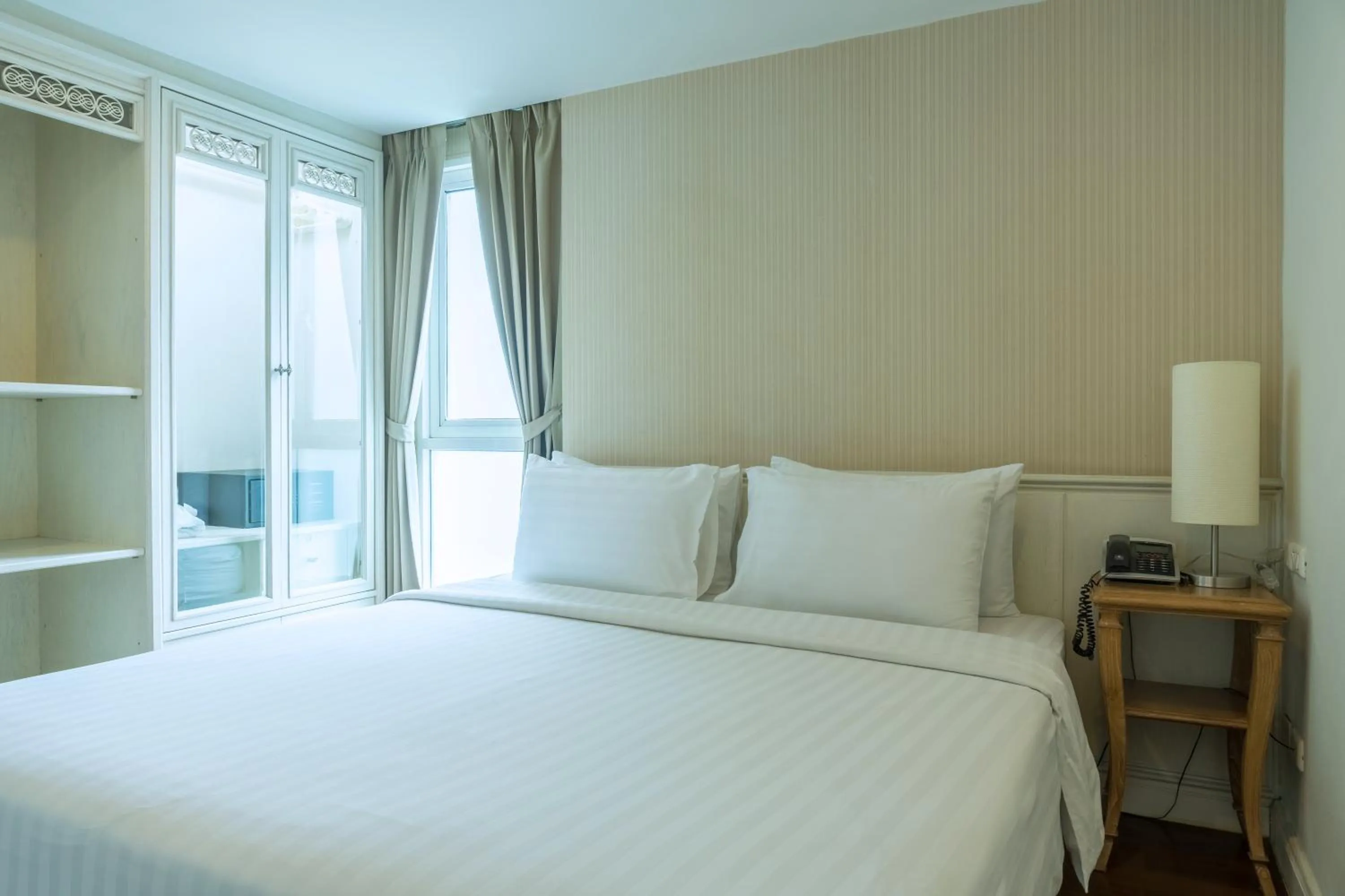 Bedroom, Bed in Sabai Sathorn Service Apartment