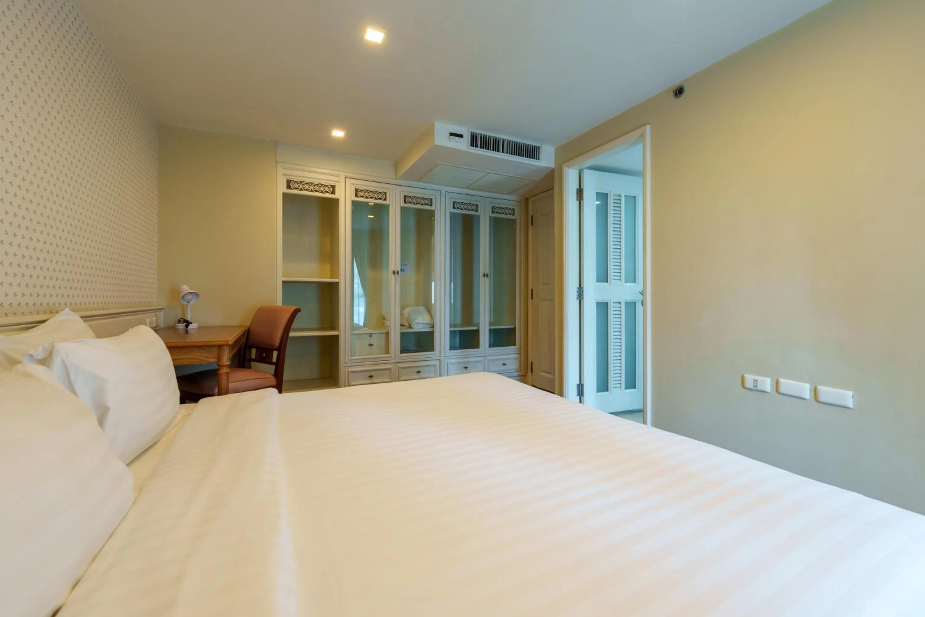 Bedroom, Bed in Sabai Sathorn Service Apartment