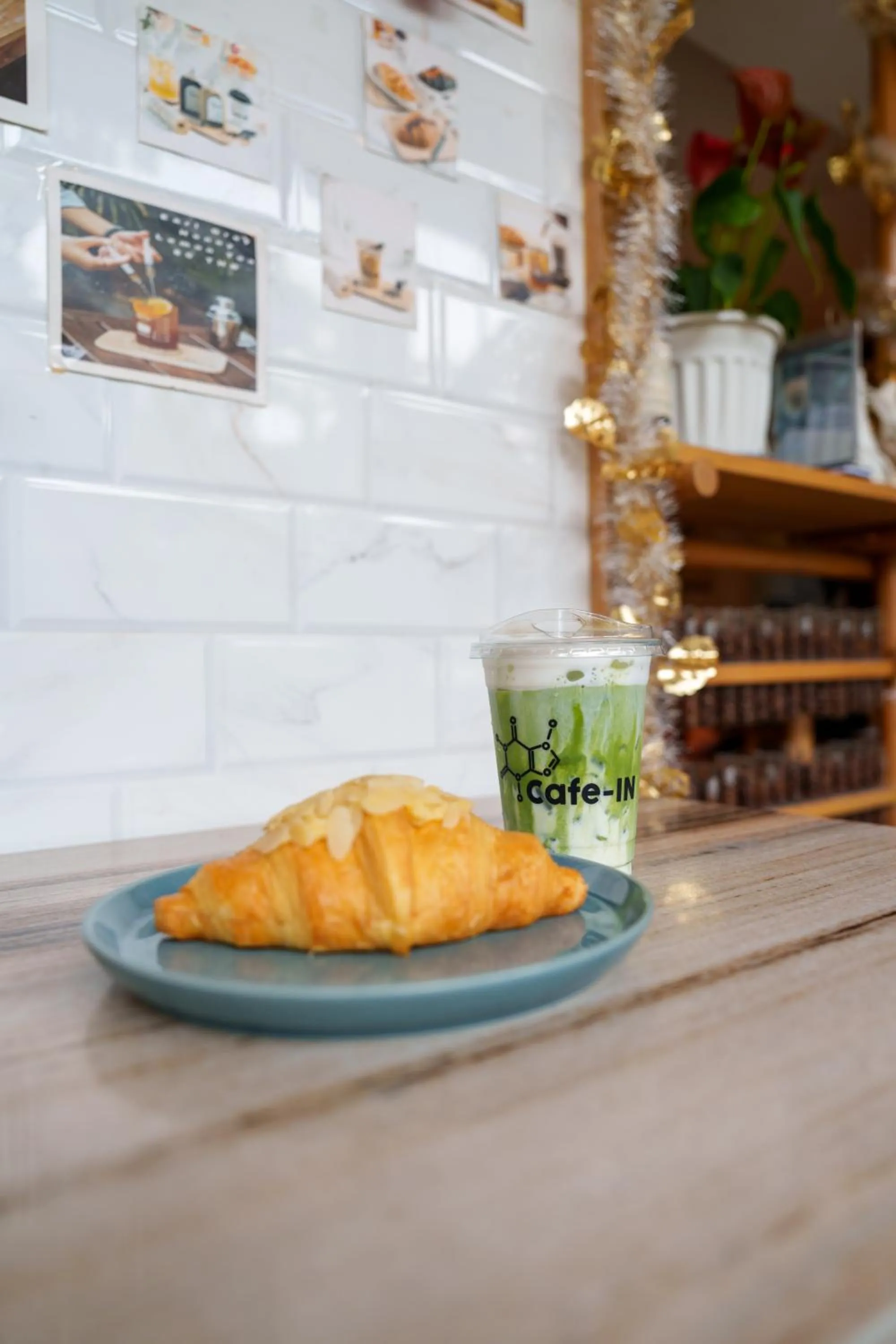 Food and drinks in Sabai Sathorn Service Apartment