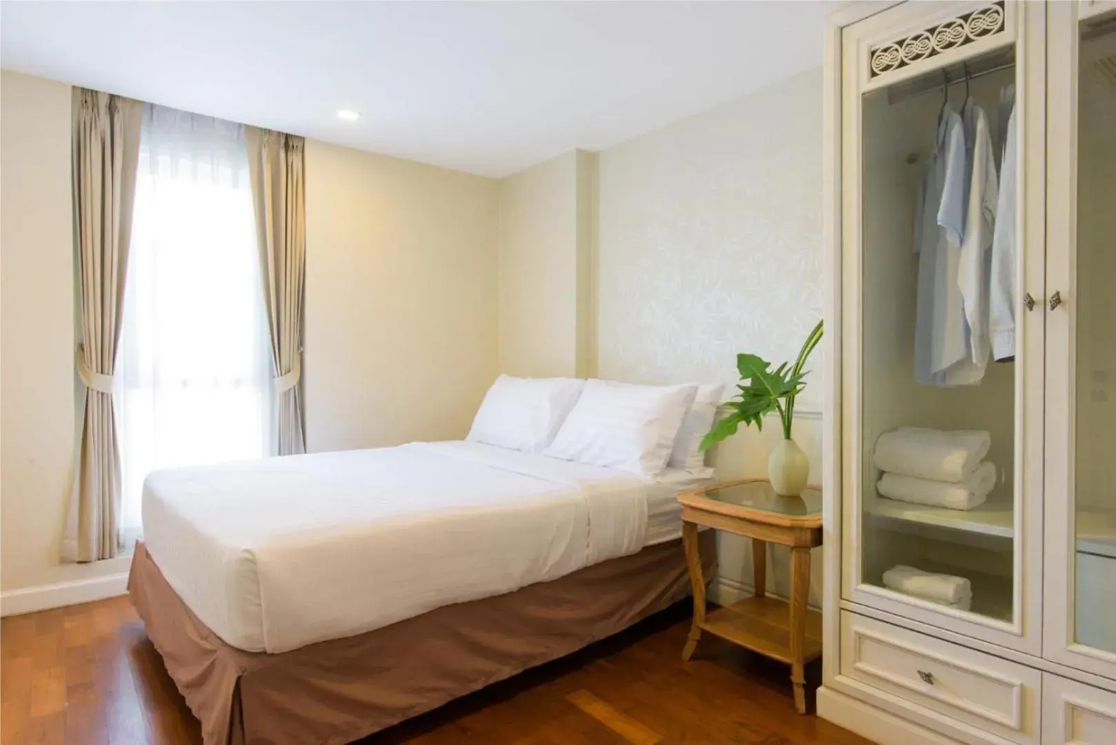 Three-Bedroom Suite in Sabai Sathorn Service Apartment Three-Bedroom Suite in Sabai Sathorn Service Apartment