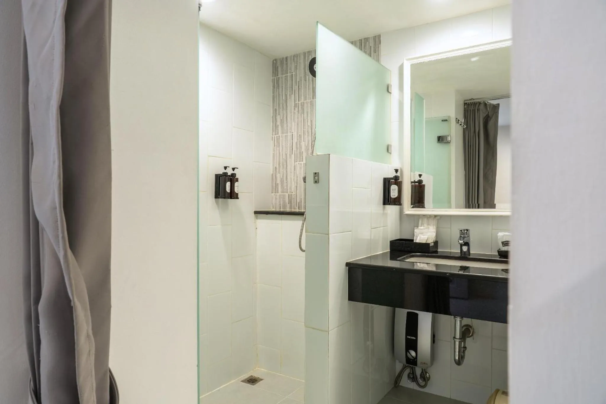 Shower in Sabai Sathorn Service Apartment