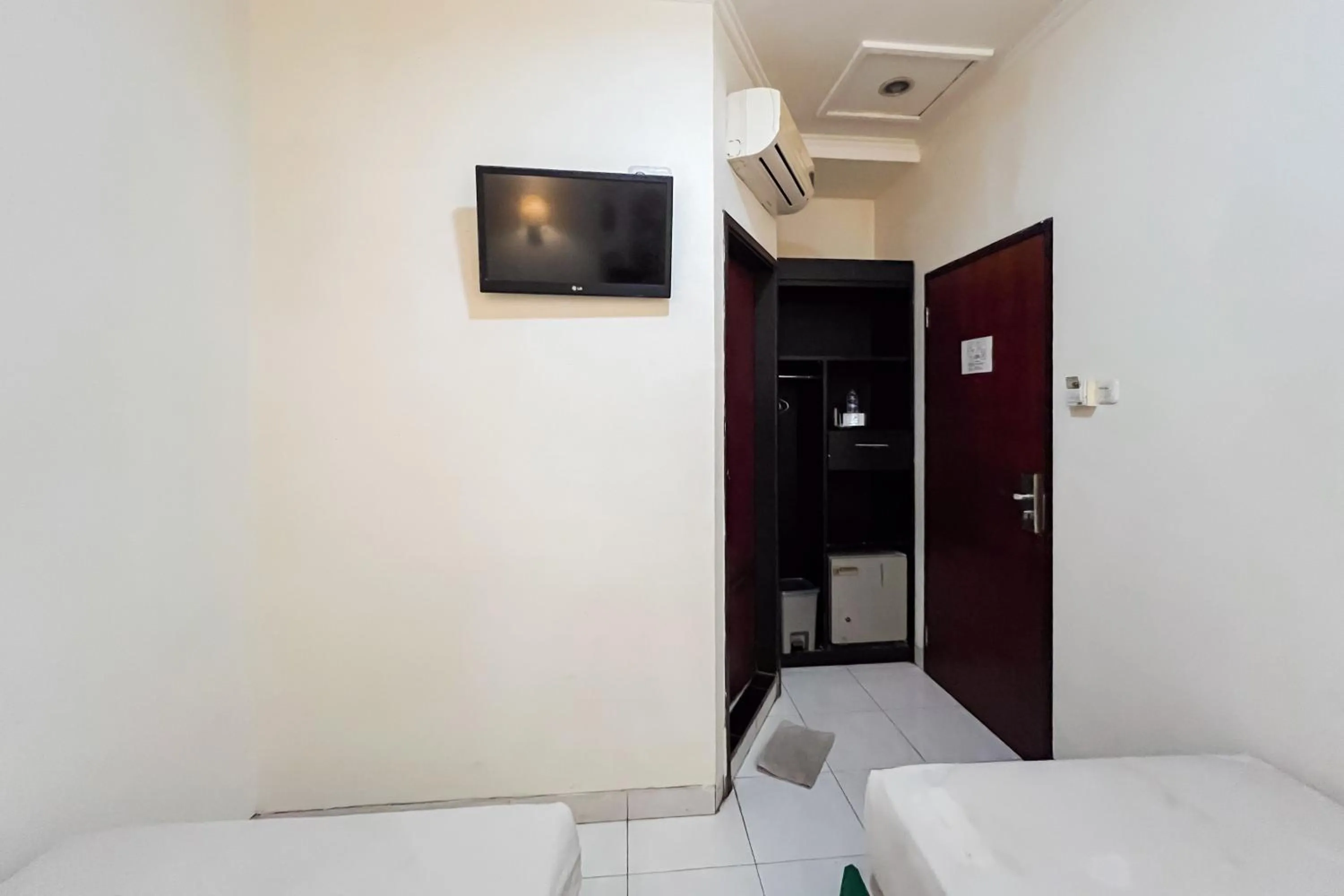 Other, Bed in Urbanview Hotel Yasmin Makassar by RedDoorz