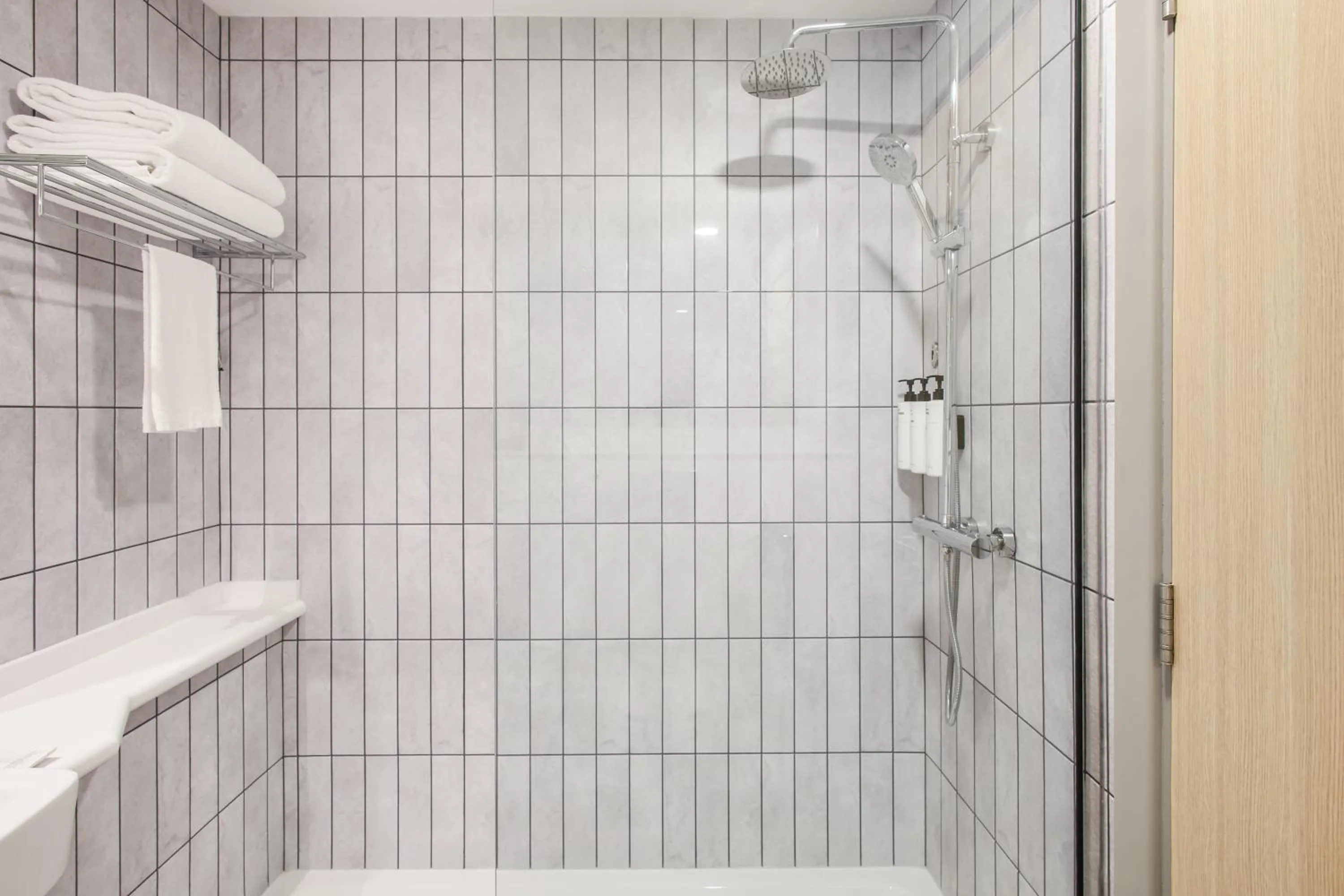 Shower in Premier Inn Abu Dhabi Capital Centre