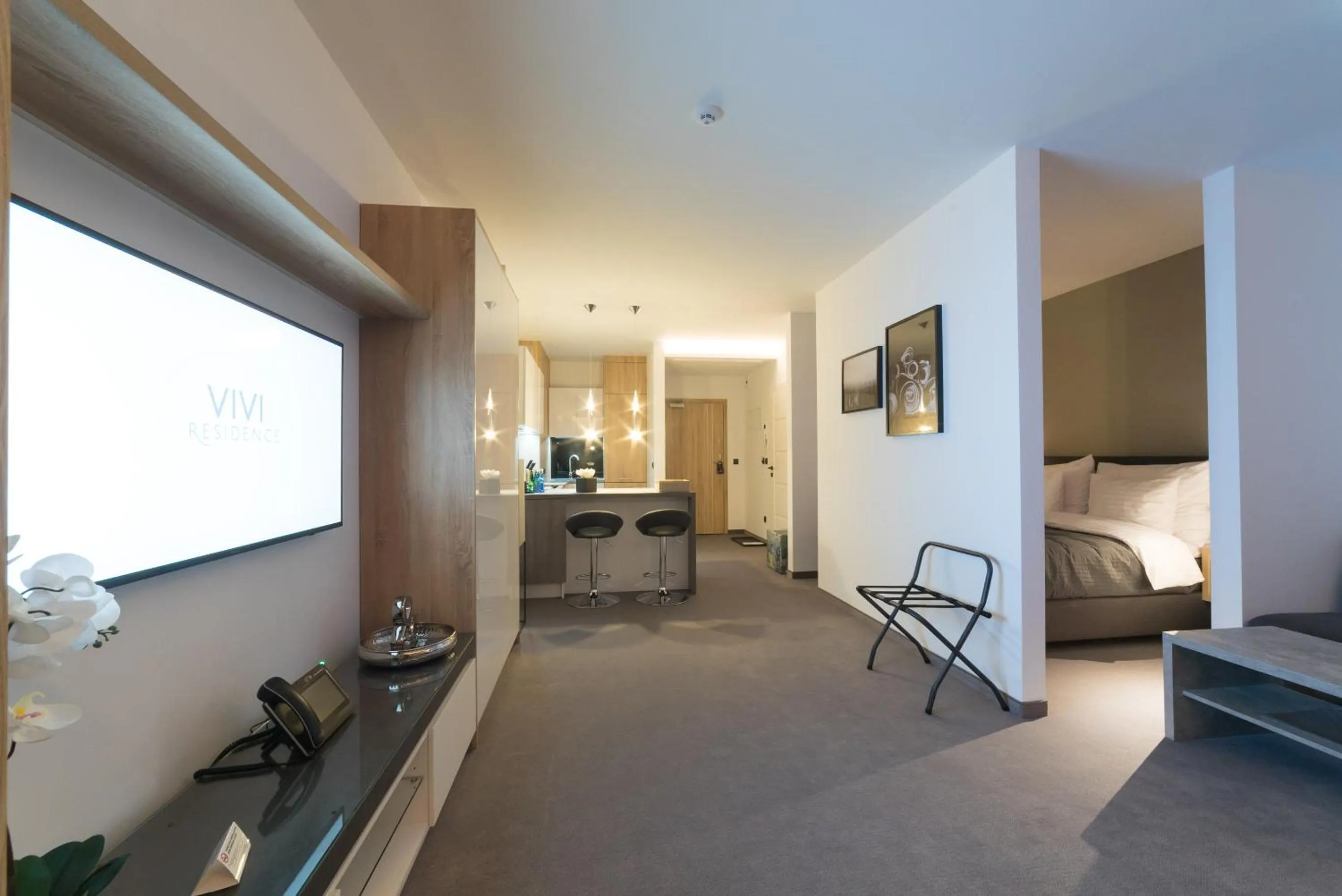 TV and multimedia in Apart-Hotel VIVI RESIDENCE & SPA
