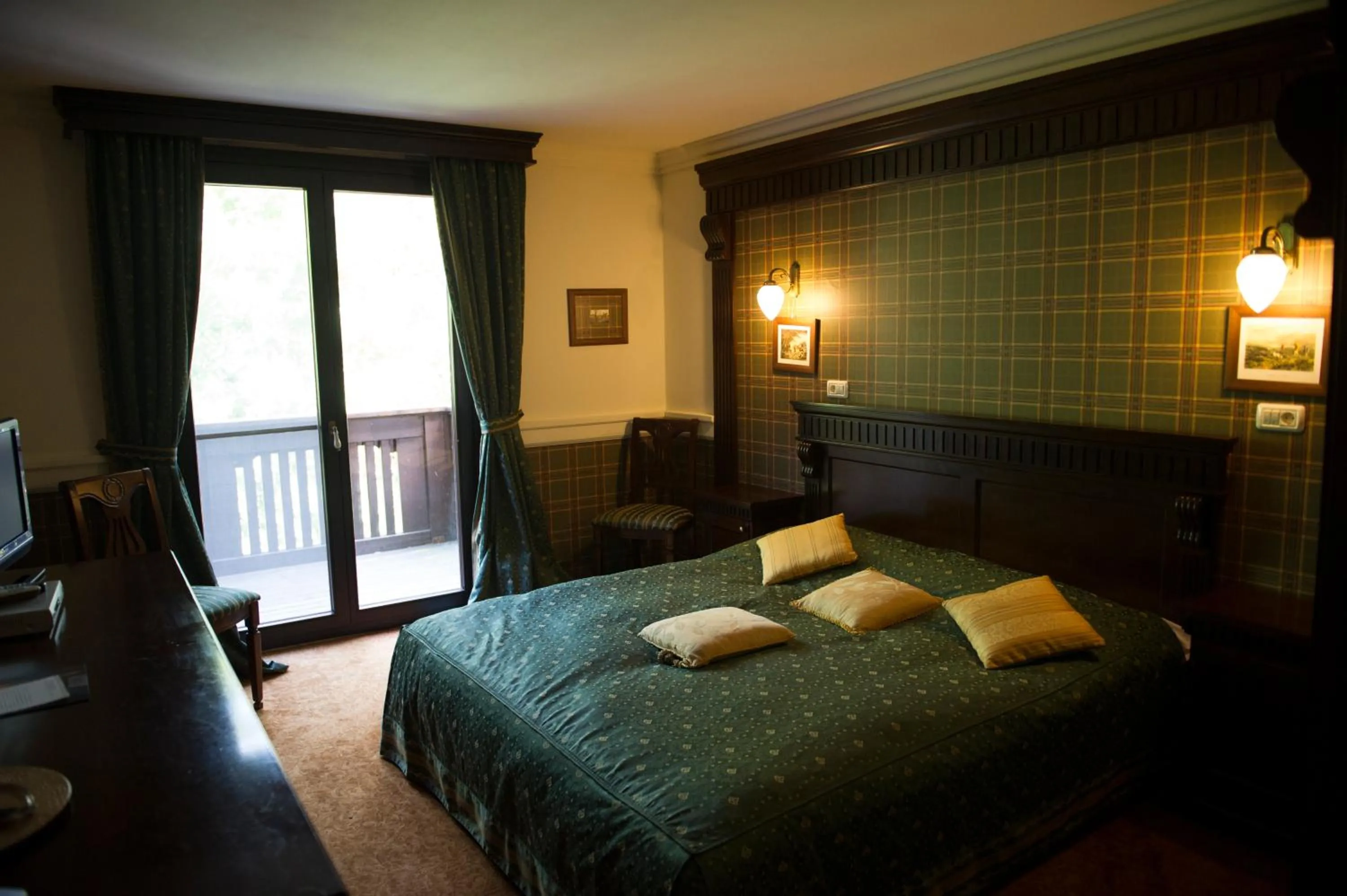 Bed in Hotel Stejarul