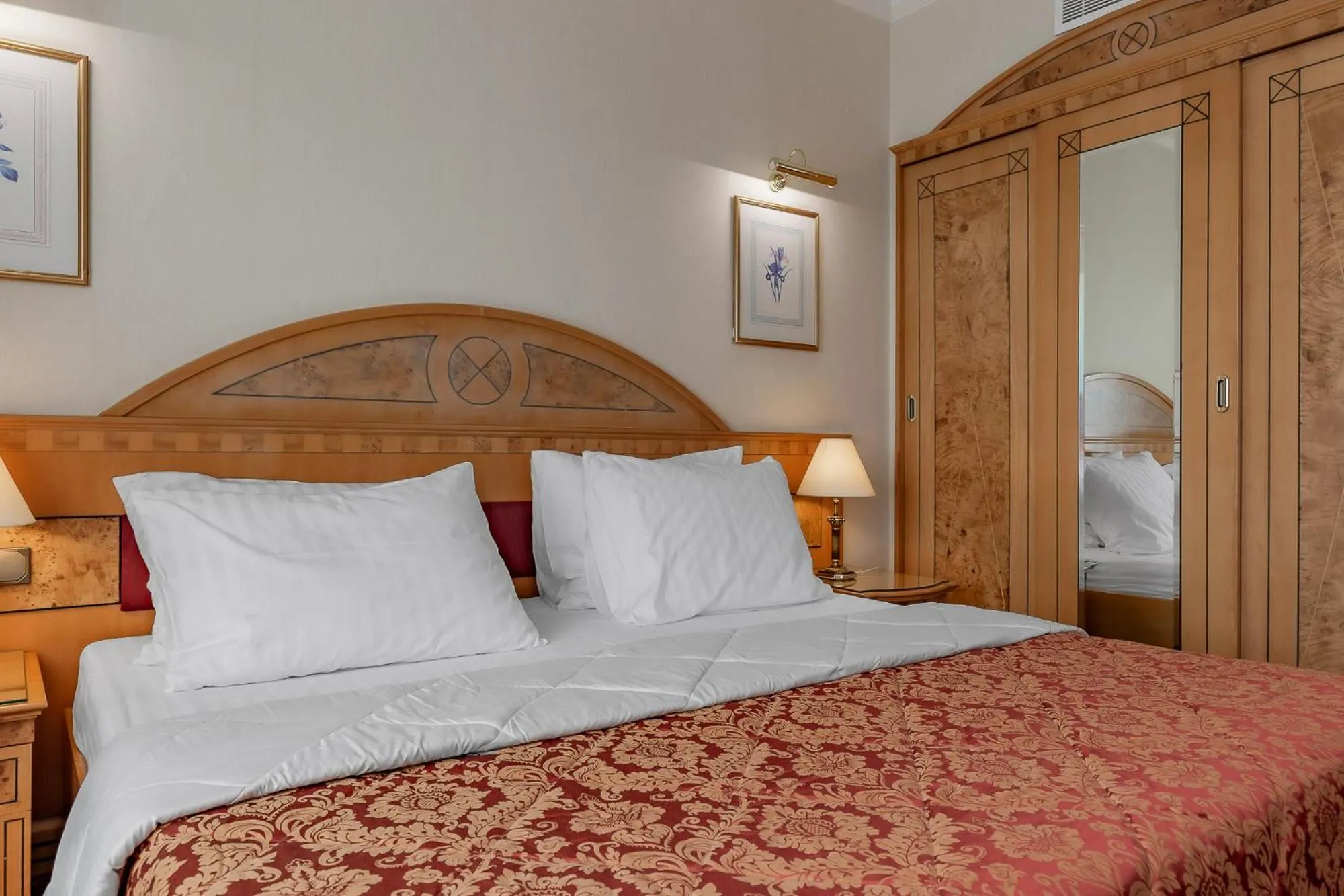 Bedroom, Bed in Natsionalny Hotel