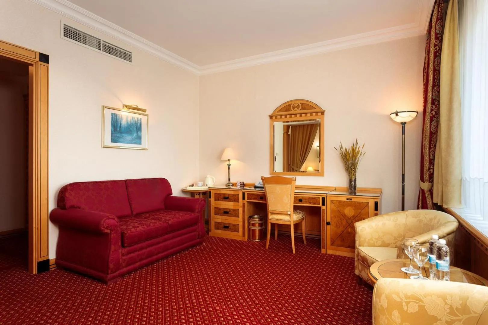 Photo of the whole room in Natsionalny Hotel