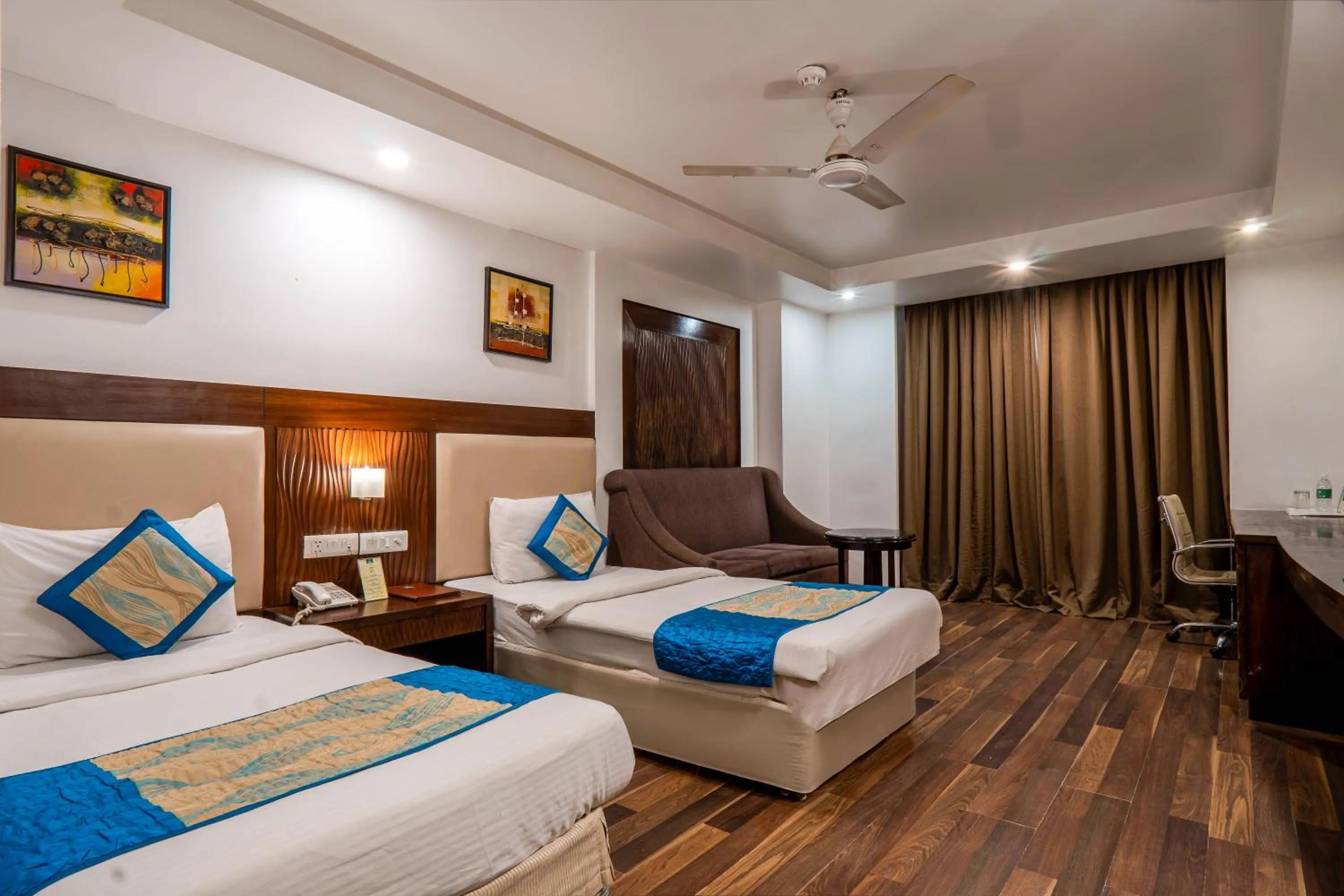 Bed in Hotel Le Roi Near New Delhi Railway Station