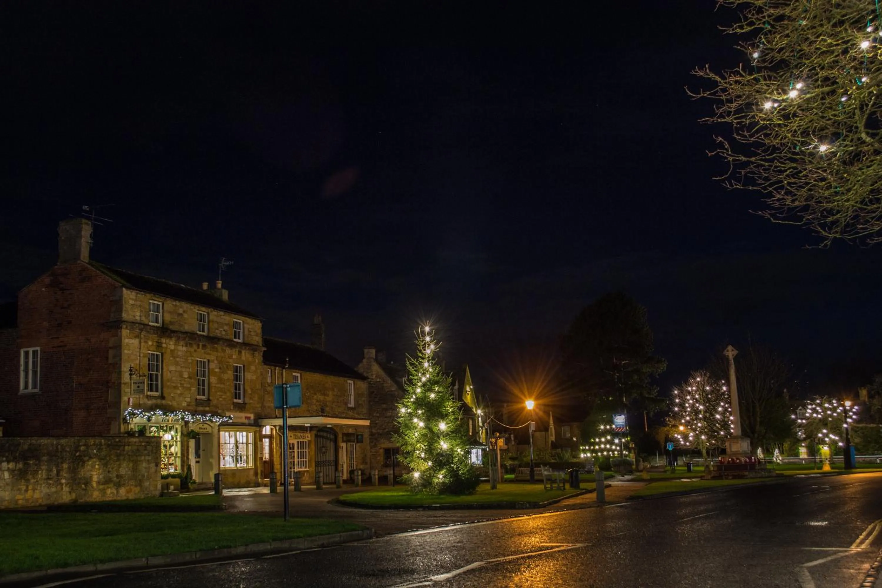 Neighbourhood in Crown and Trumpet Inn