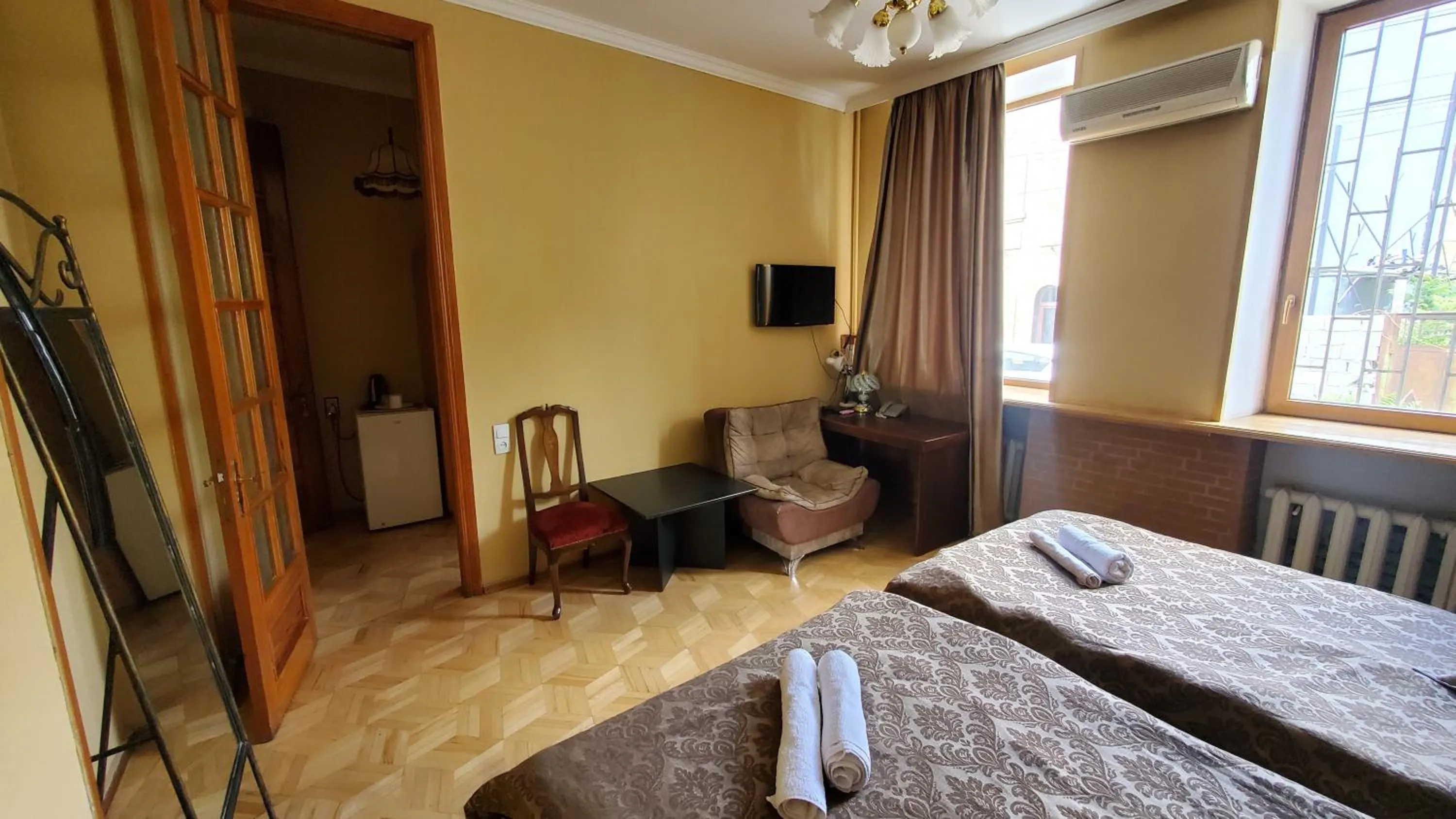 Photo of the whole room, Bed in Georgian House